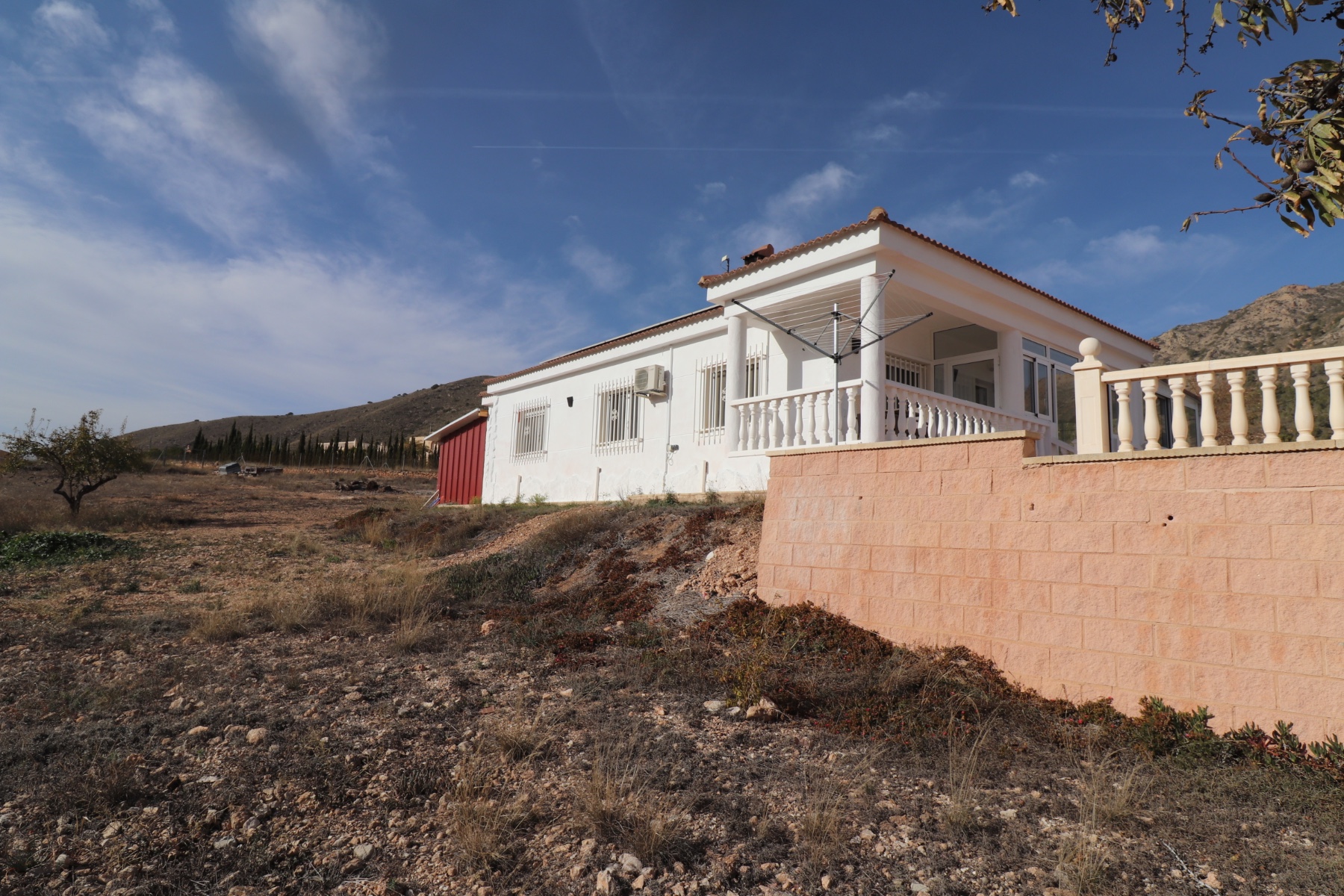 Resale - 4 Bedroom 2 Bathroom Villa in La Romana -  - Alicante