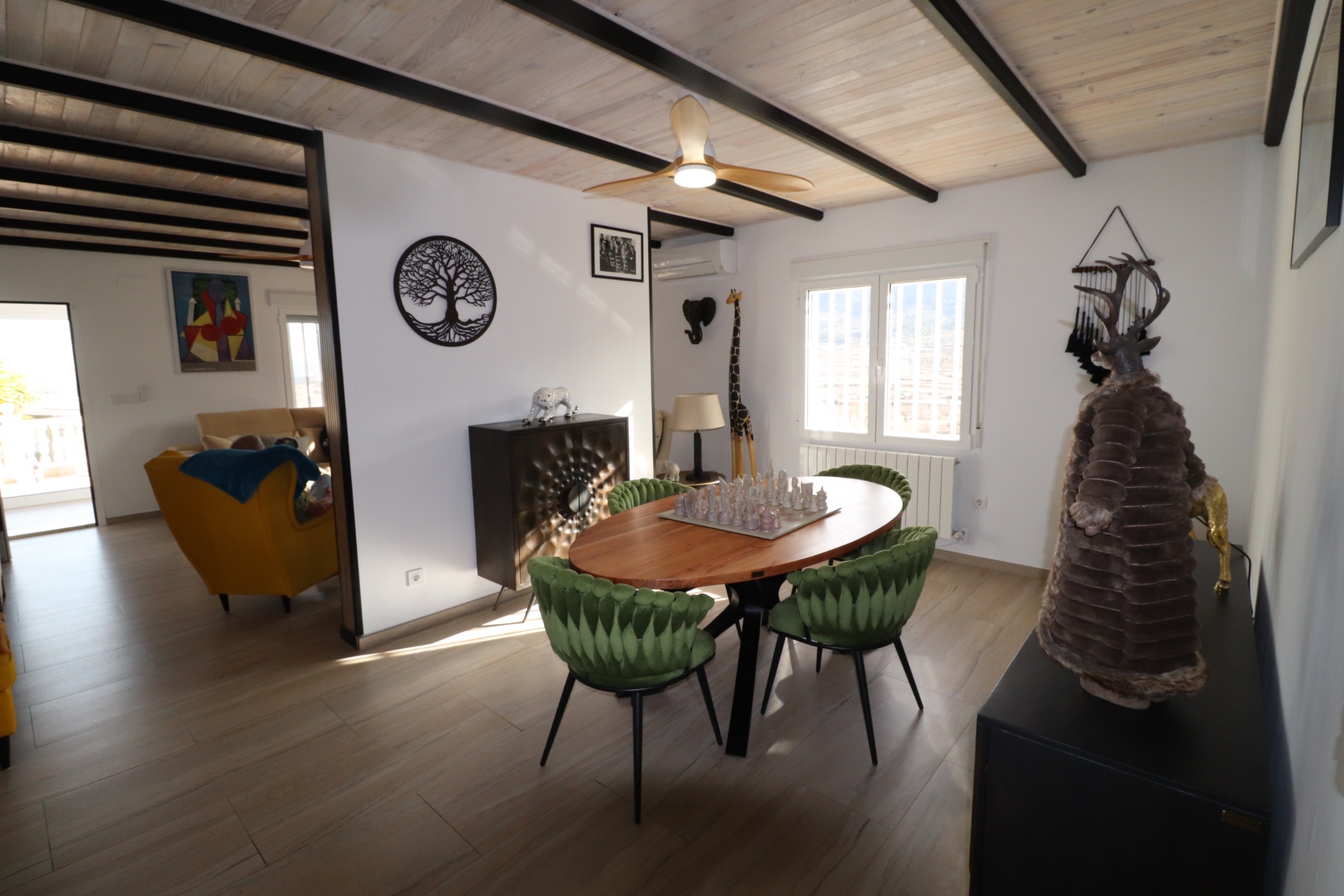 Resale - 4 Bedroom 2 Bathroom Villa in La Romana -  - Alicante