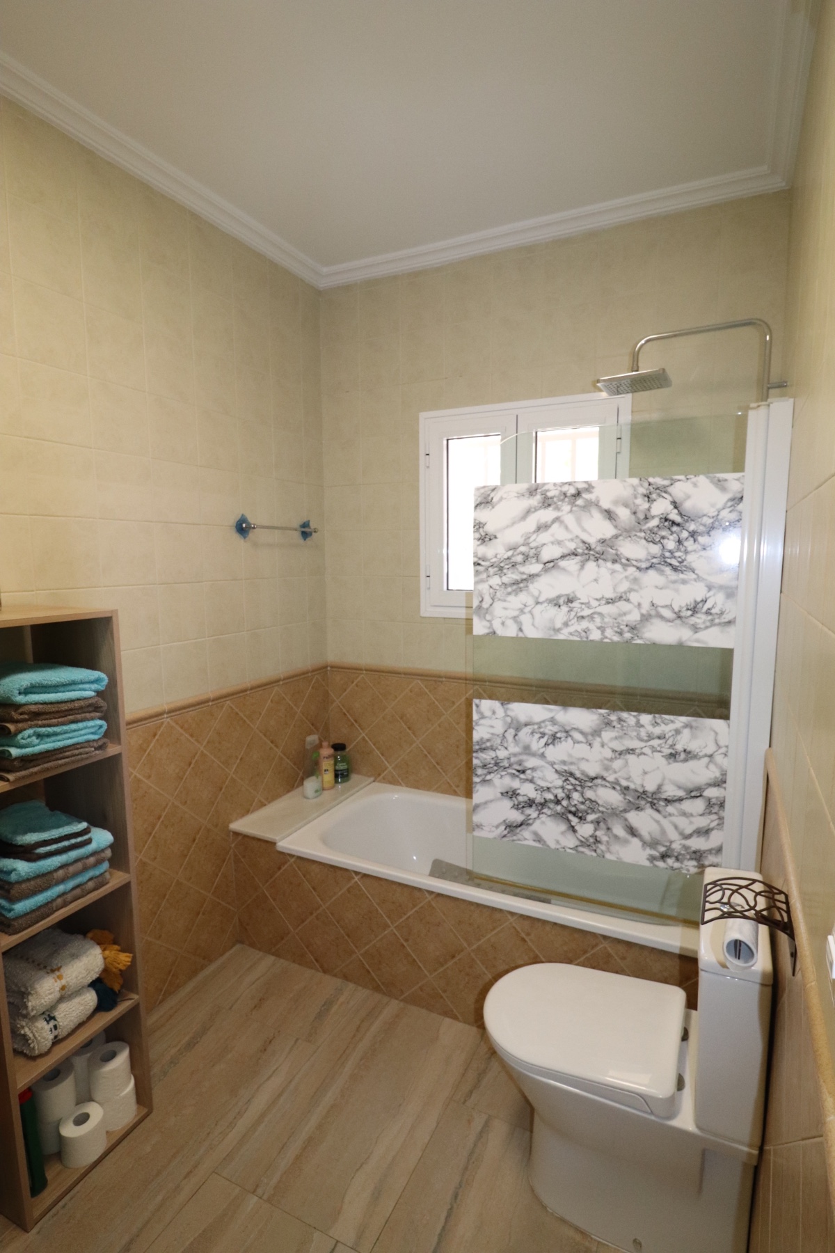Resale - 4 Bedroom 2 Bathroom Villa in La Romana -  - Alicante
