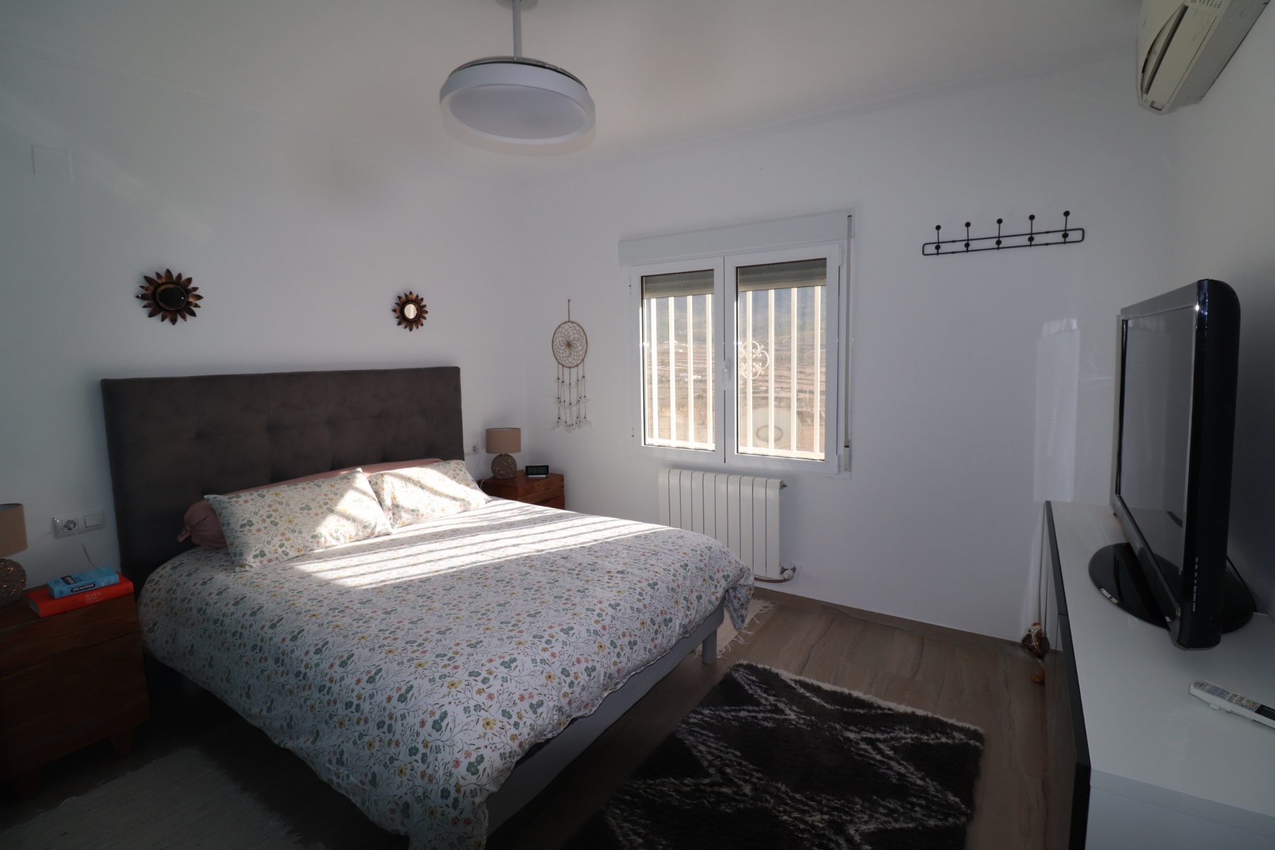 Resale - 4 Bedroom 2 Bathroom Villa in La Romana -  - Alicante