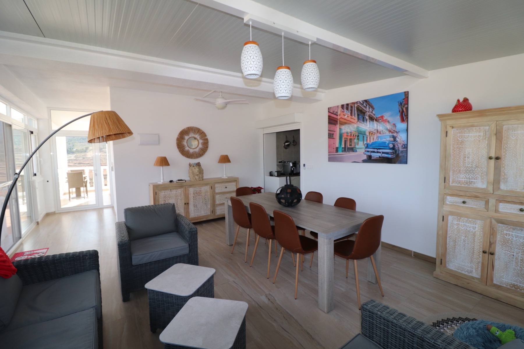 Resale - 4 Bedroom 2 Bathroom Villa in La Romana -  - Alicante