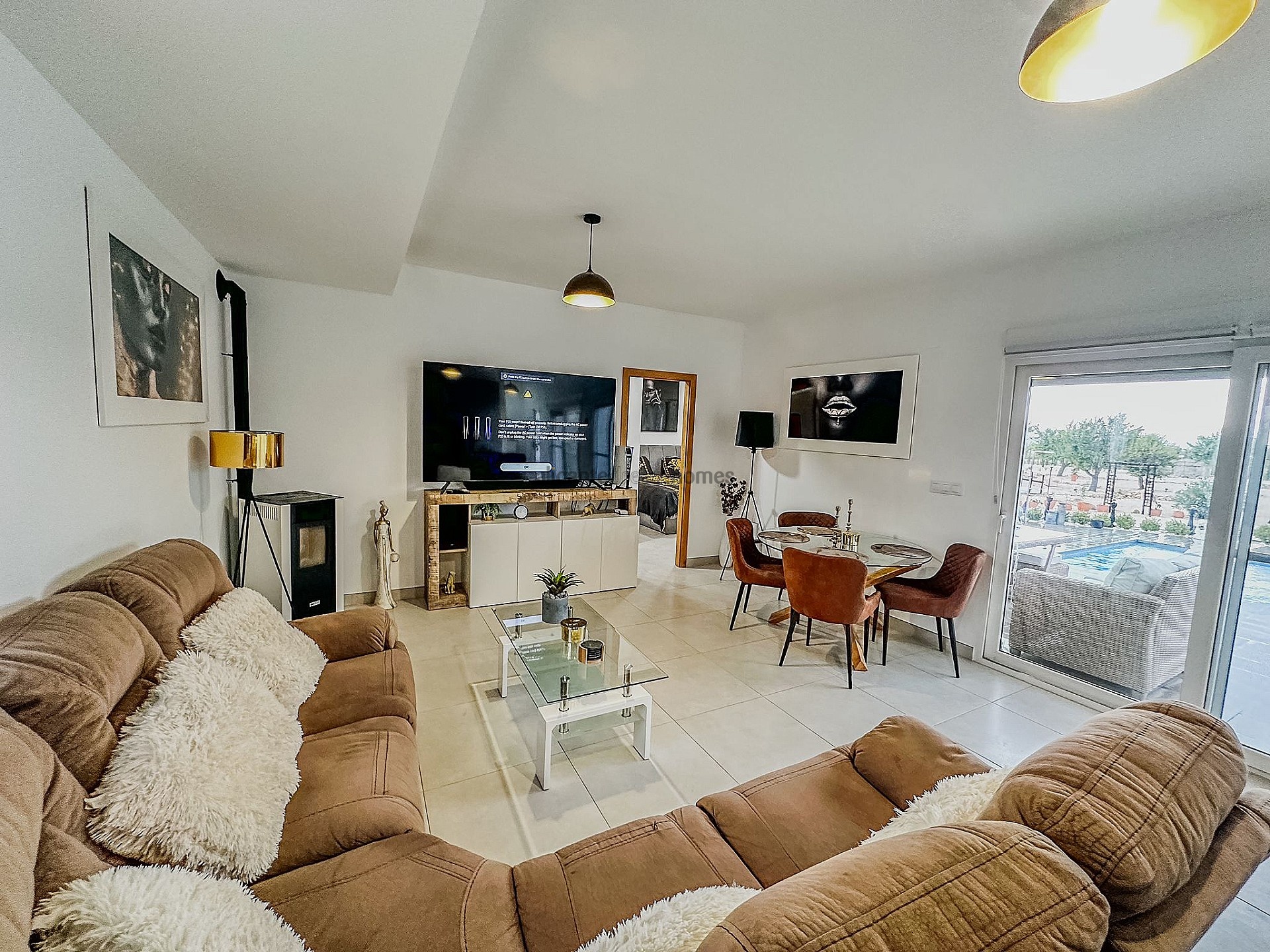 Resale - 3 Bedroom 2 Bathroom Villa in Pinoso -  - Alicante