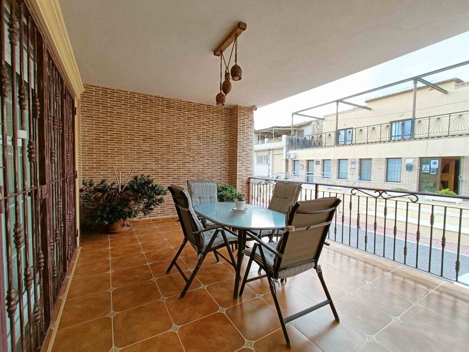 Resale - 4 Bedroom 2 Bathroom Townhouse in Hondón de los Frailes -  - Alicante