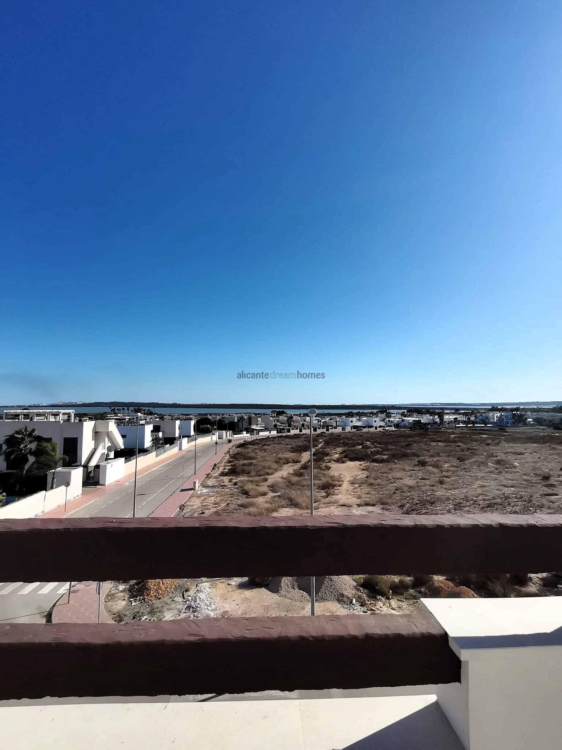 Resale - 3 Bedroom 4 Bathroom Villa in Ciudad Quesada -  - Alicante