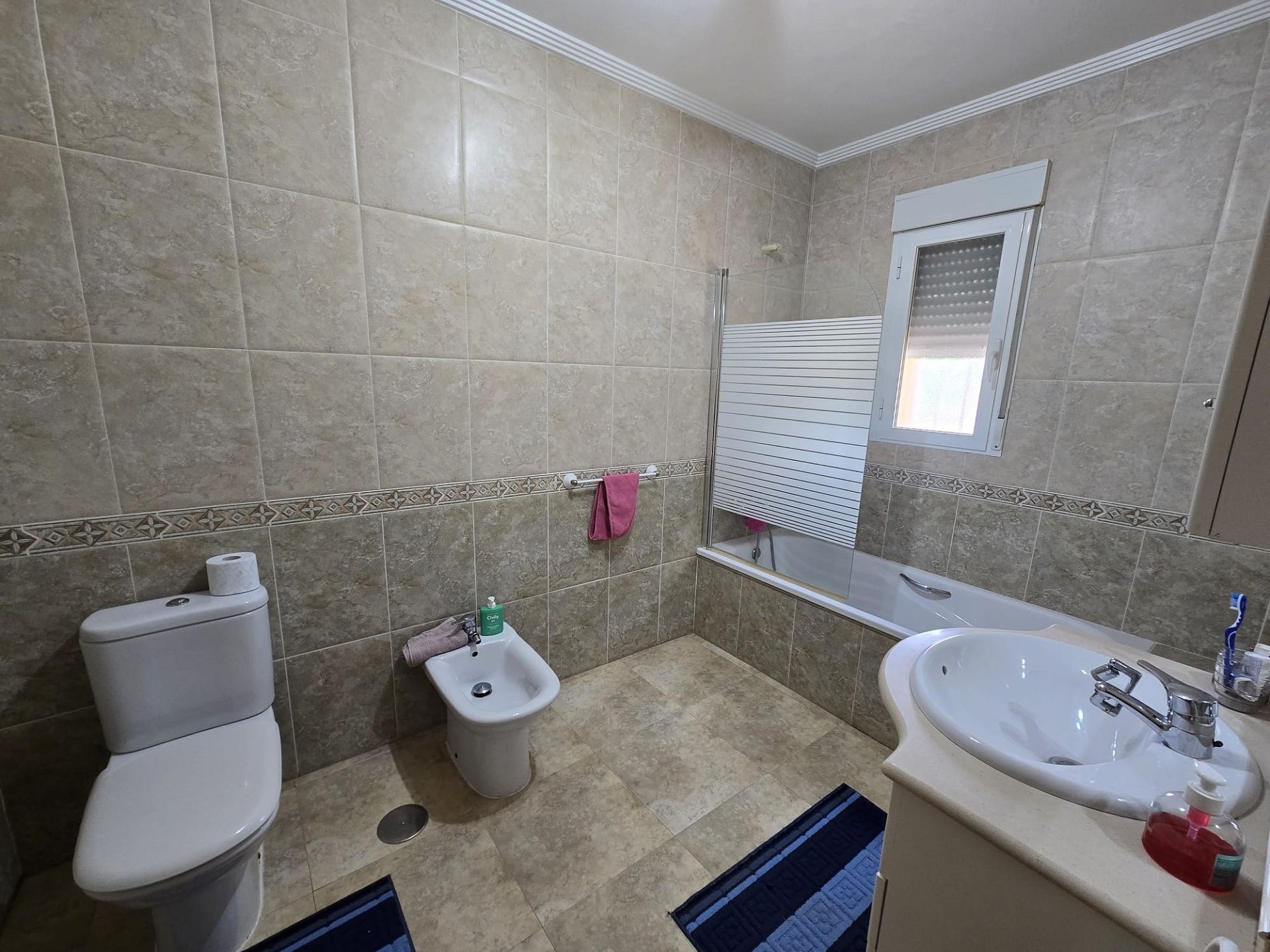Resale - 4 Bedroom 3 Bathroom Villa in Sax -  - Alicante