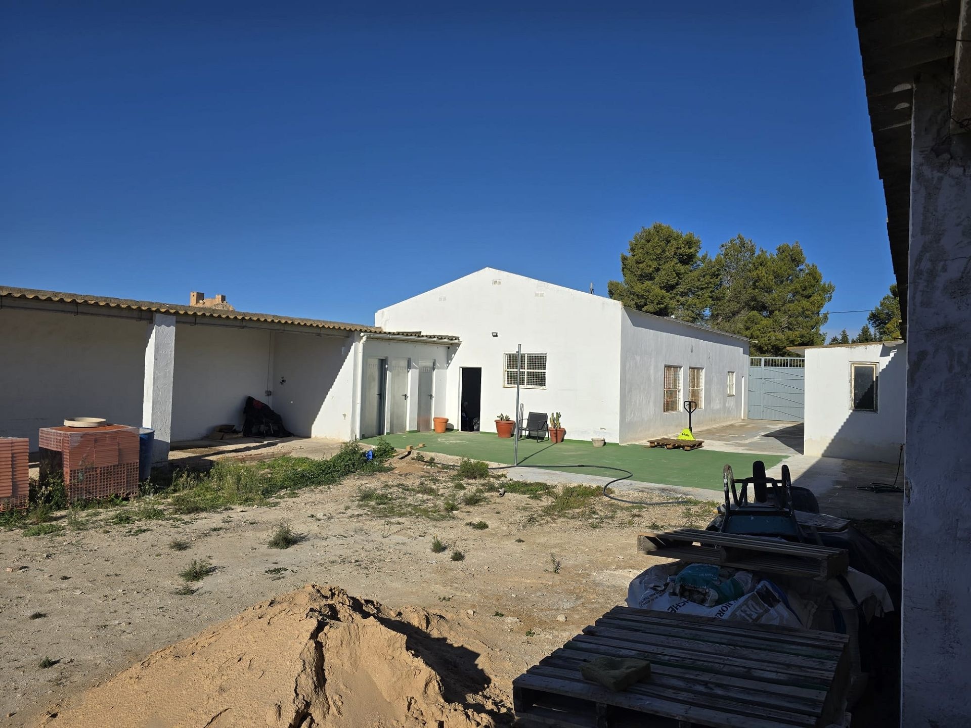 Resale - 1 Bathroom Commercial in Sax -  - Alicante