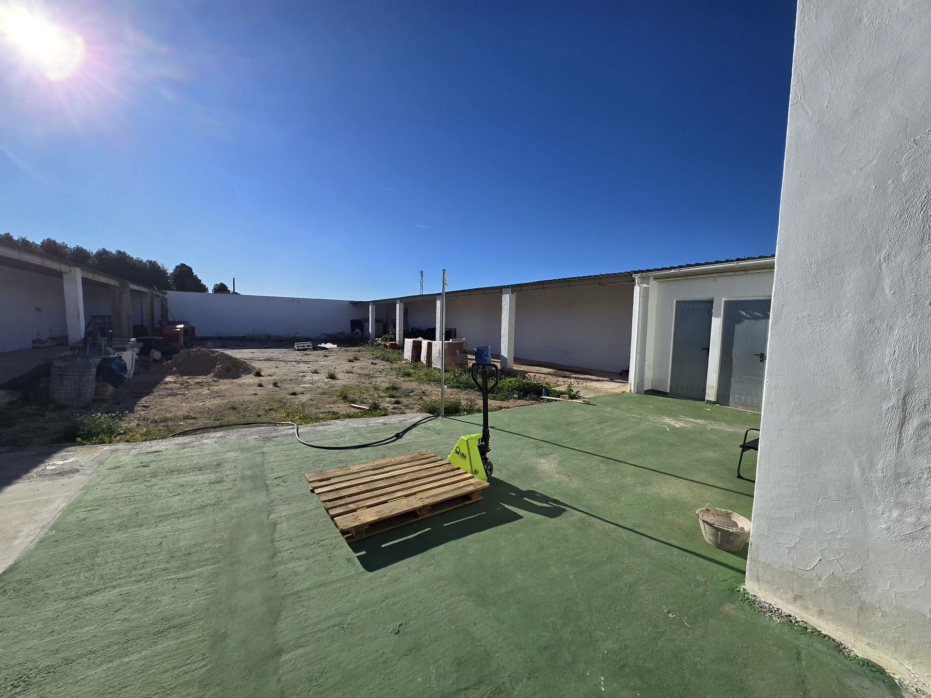 Resale - 1 Bathroom Commercial in Sax -  - Alicante