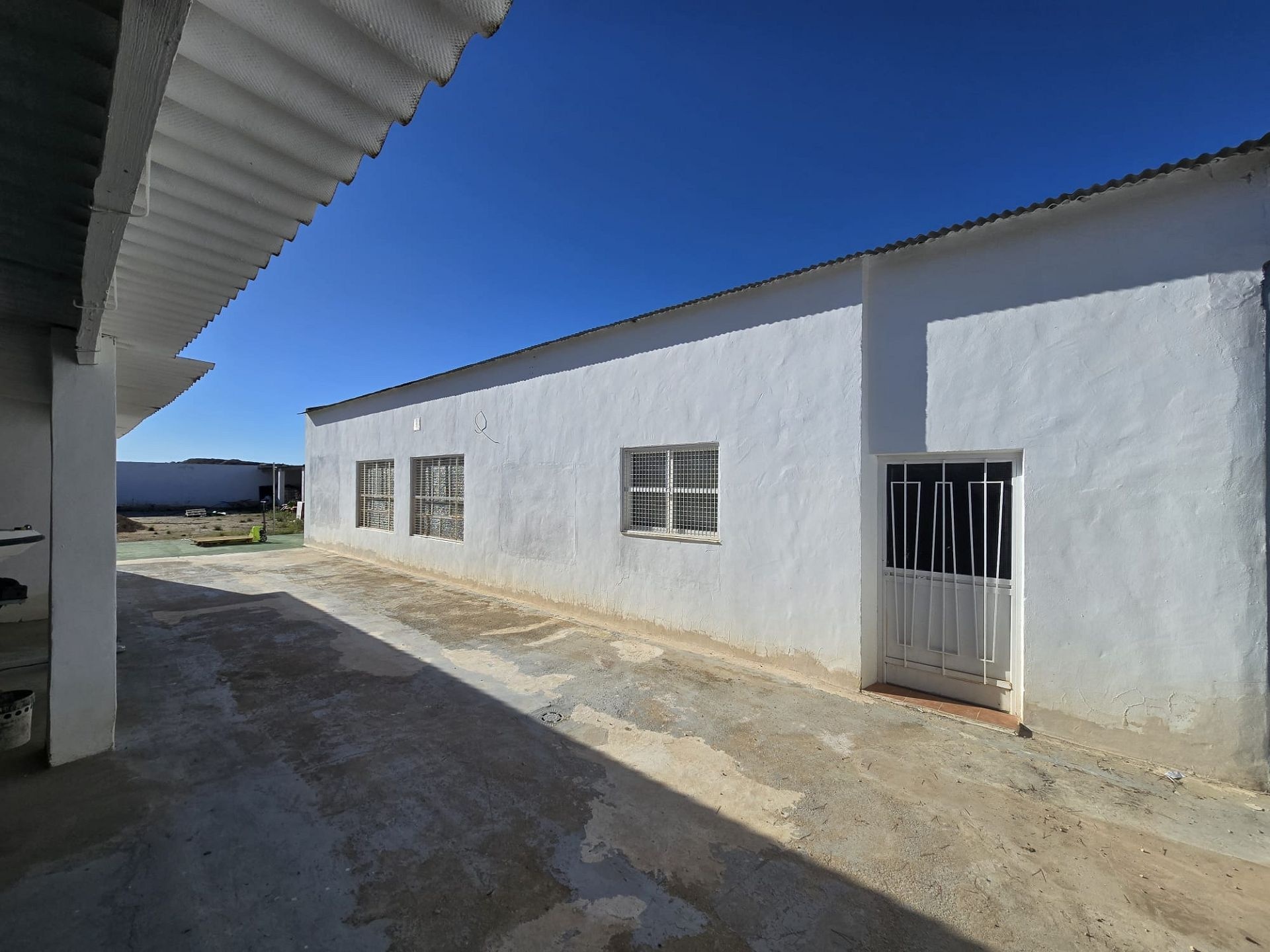 Resale - 1 Bathroom Commercial in Sax -  - Alicante