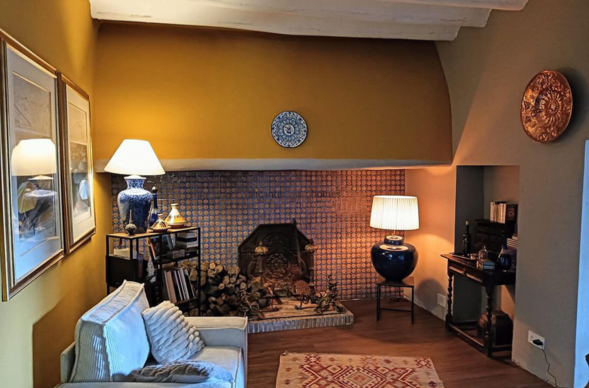 Resale - 4 Bedroom 2 Bathroom Country house in La Romana -  - Alicante