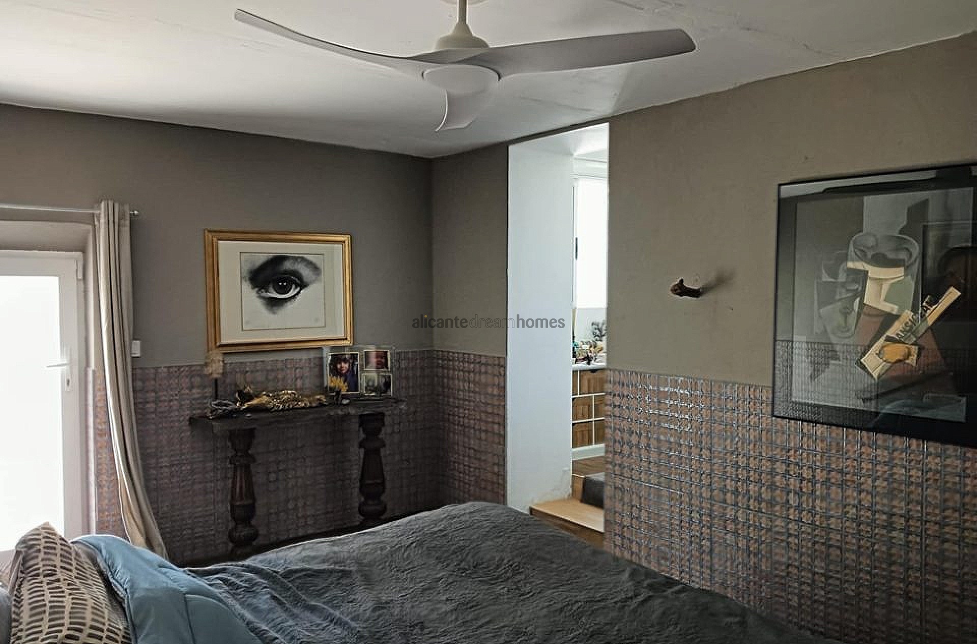 Resale - 4 Bedroom 2 Bathroom Country house in La Romana -  - Alicante
