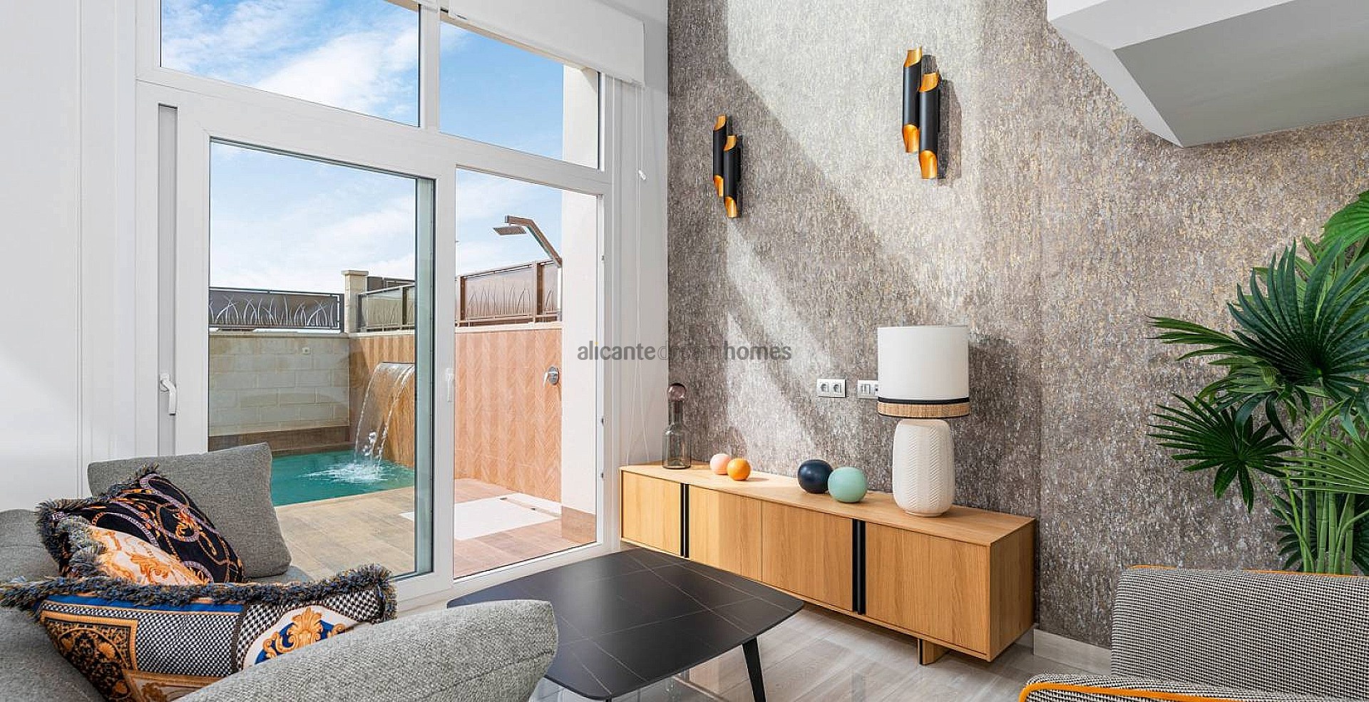 Resale - 5 Bedroom 4 Bathroom Villa in Los Montesinos -  - Alicante