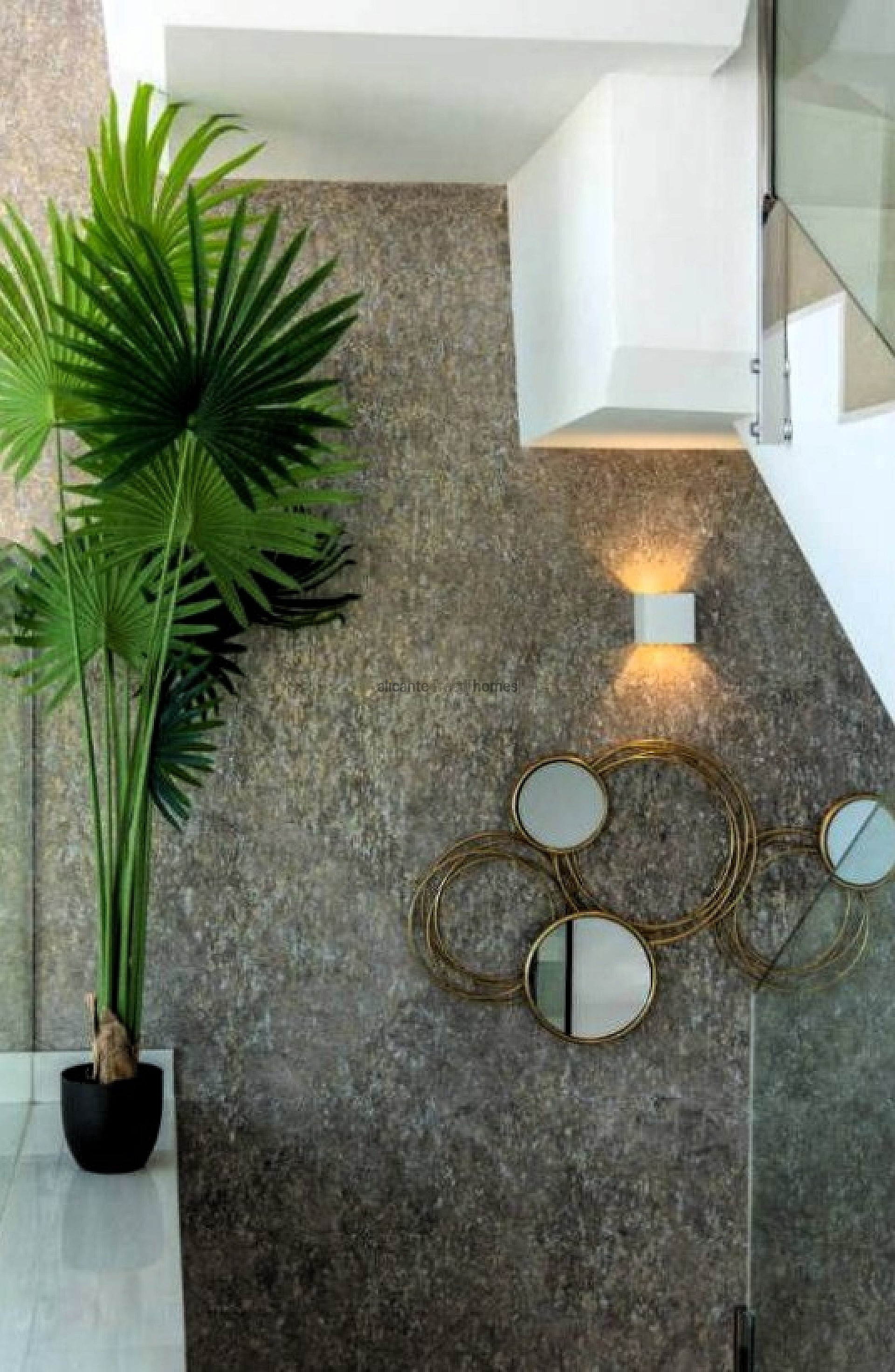 Resale - 5 Bedroom 4 Bathroom Villa in Los Montesinos -  - Alicante