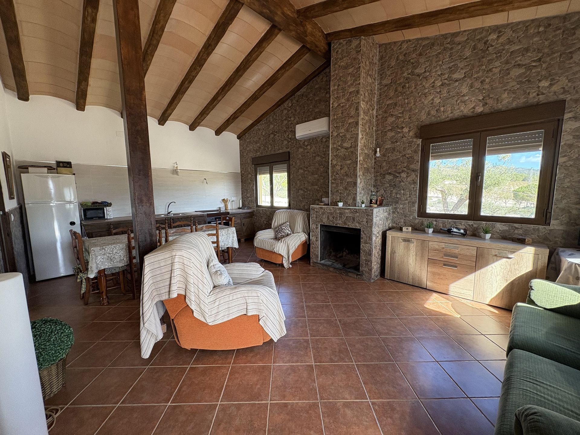 Resale - 2 Bedroom 1 Bathroom Country house in Sax -  - Alicante