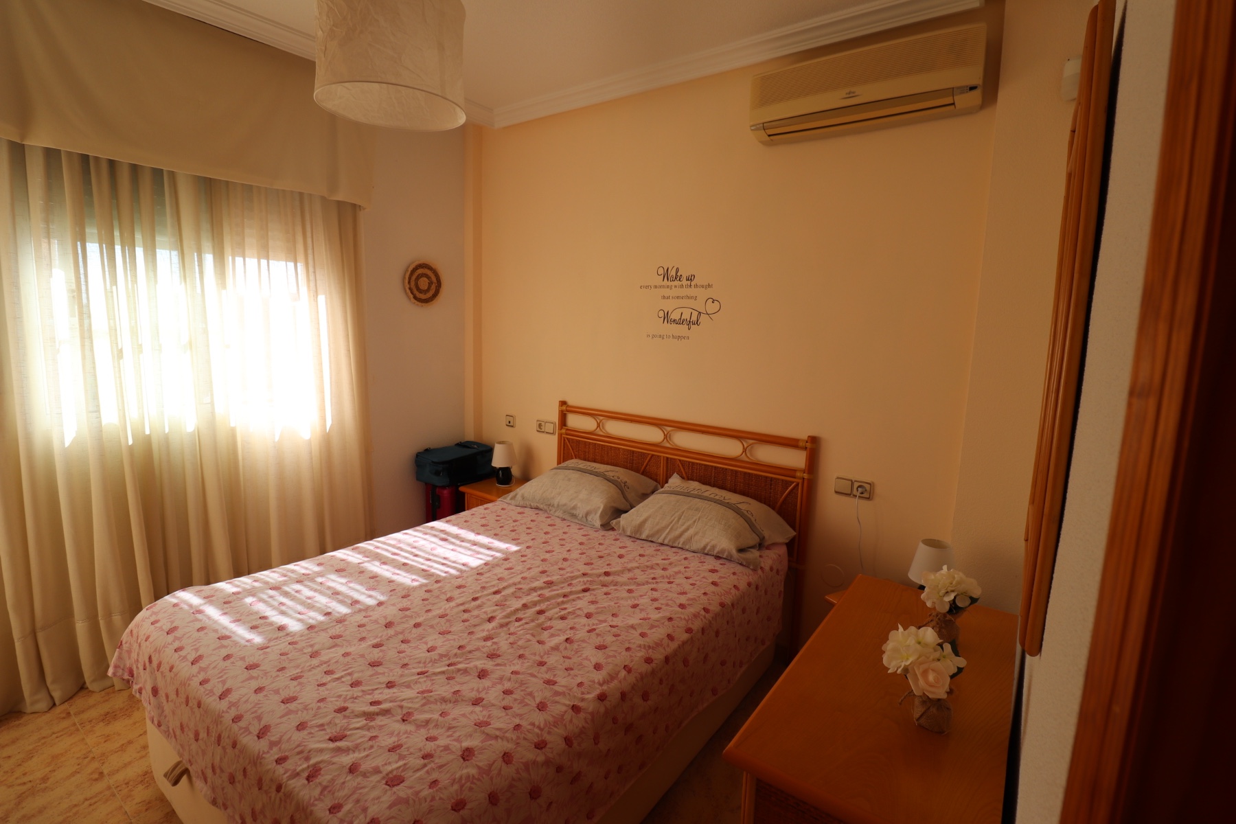 Resale - 3 Bedroom 2 Bathroom Townhouse in Orihuela Costa -  - Alicante