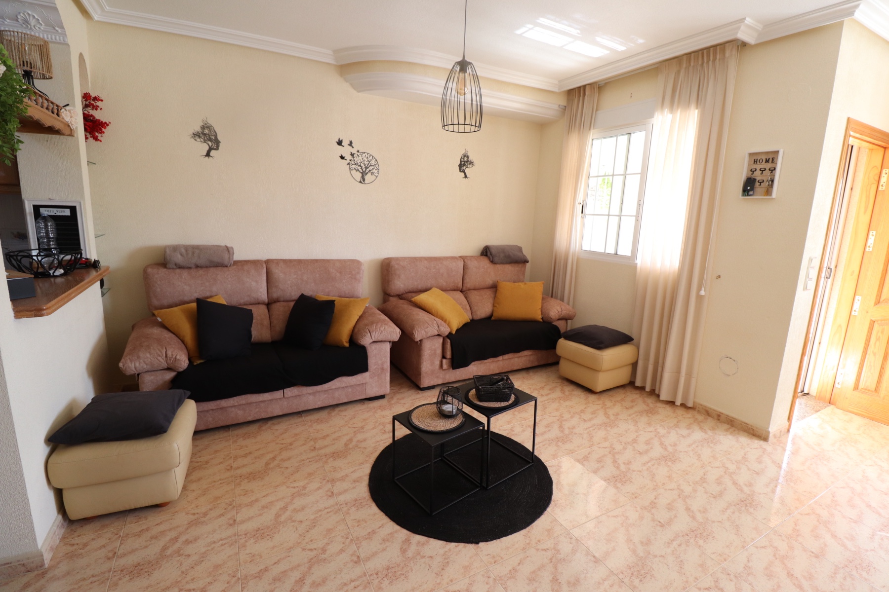 Resale - 3 Bedroom 2 Bathroom Townhouse in Orihuela Costa -  - Alicante