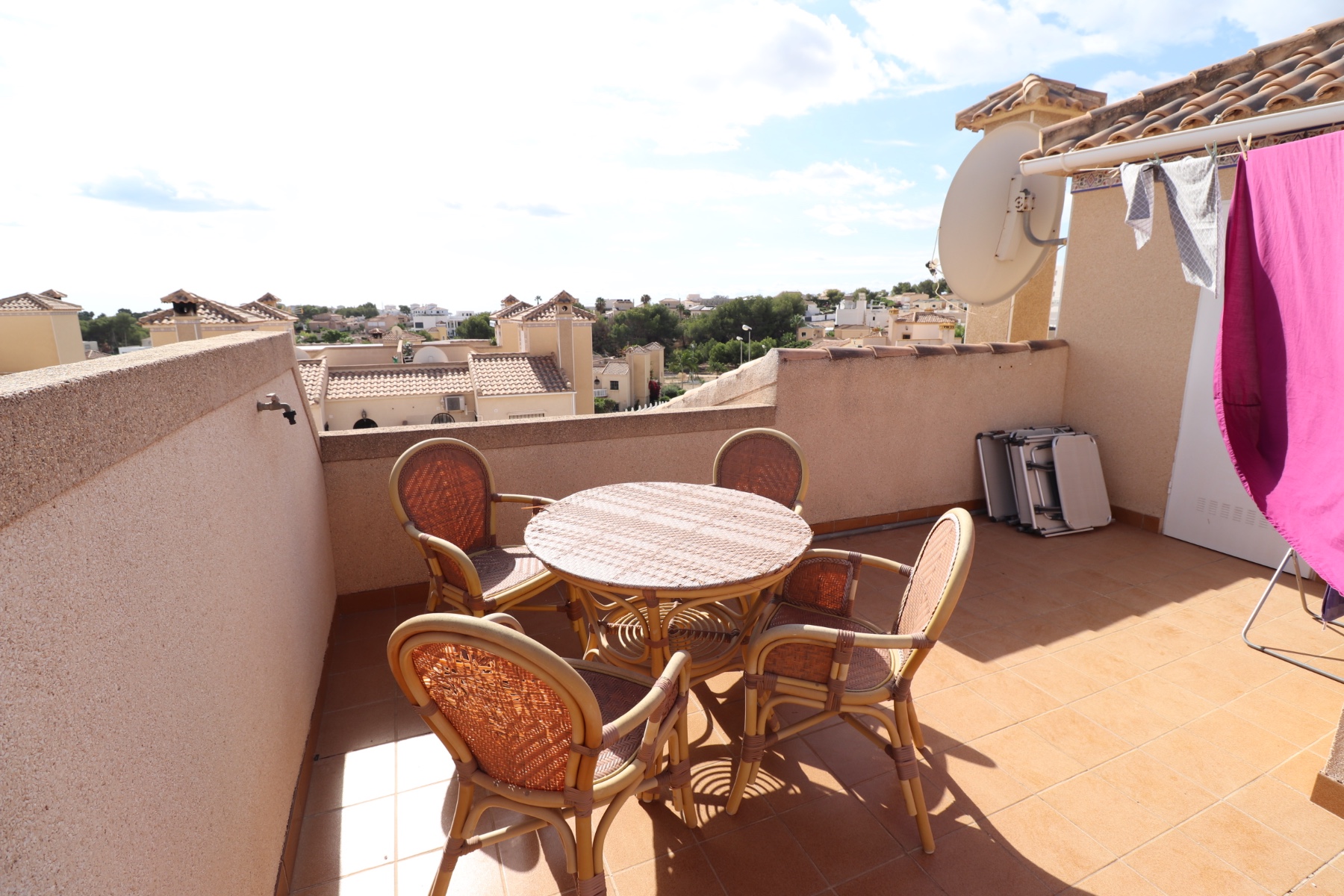 Resale - 3 Bedroom 2 Bathroom Townhouse in Orihuela Costa -  - Alicante