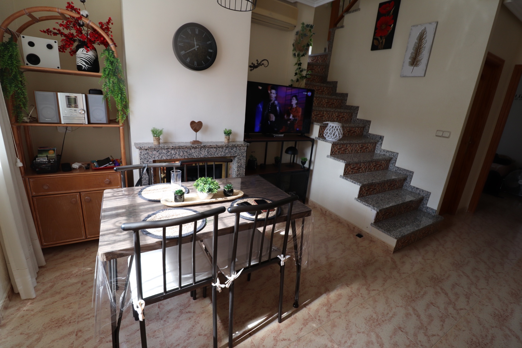Resale - 3 Bedroom 2 Bathroom Townhouse in Orihuela Costa -  - Alicante