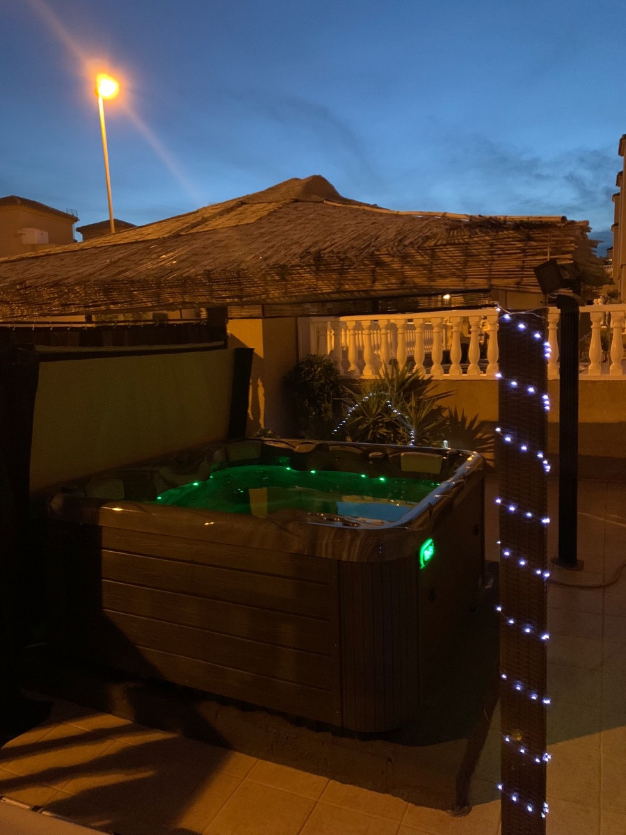 Resale - 3 Bedroom 2 Bathroom Townhouse in Orihuela Costa -  - Alicante