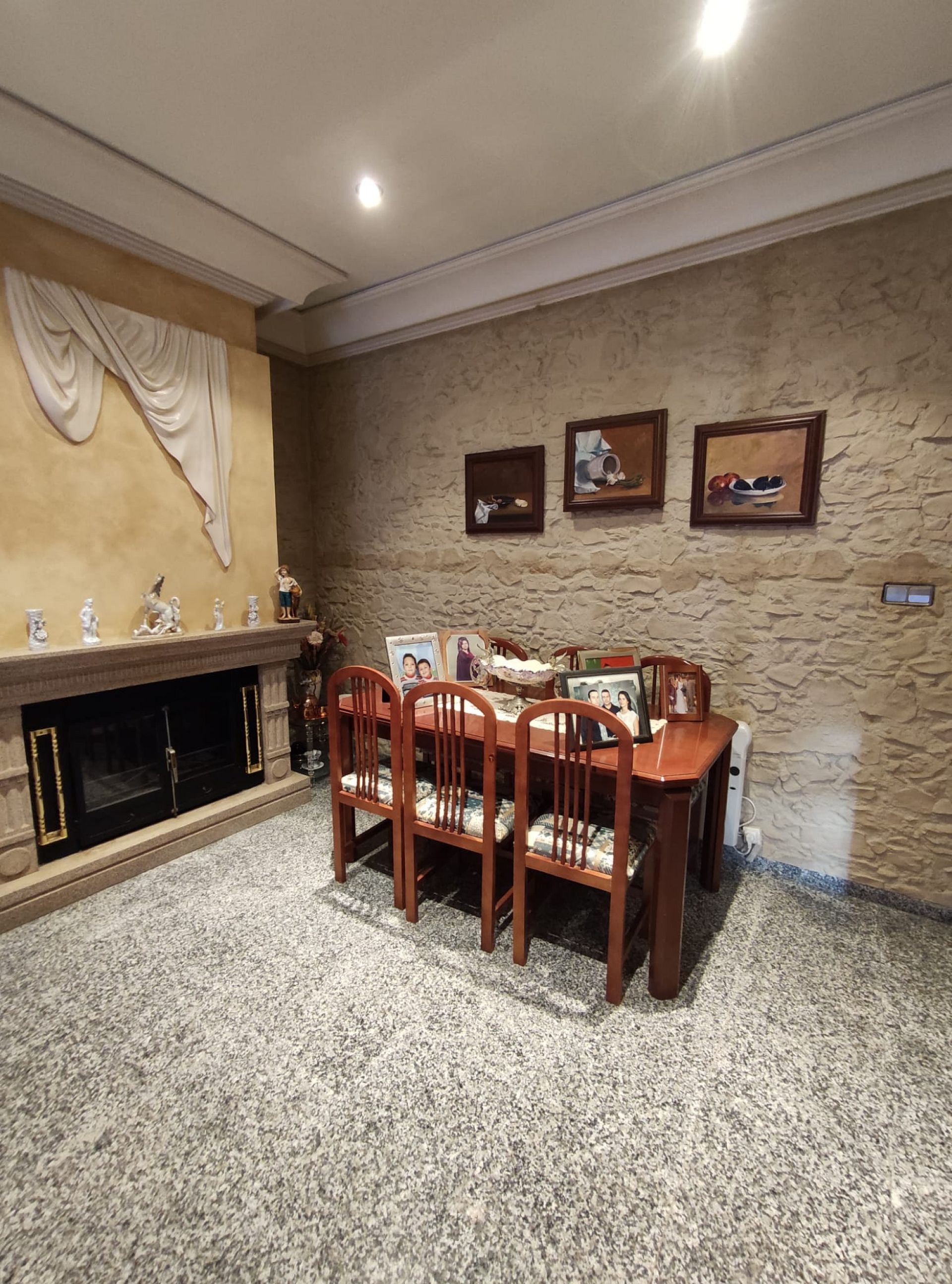 Resale - 5 Bedroom 3 Bathroom Townhouse in Hondón de las Nieves -  - Alicante