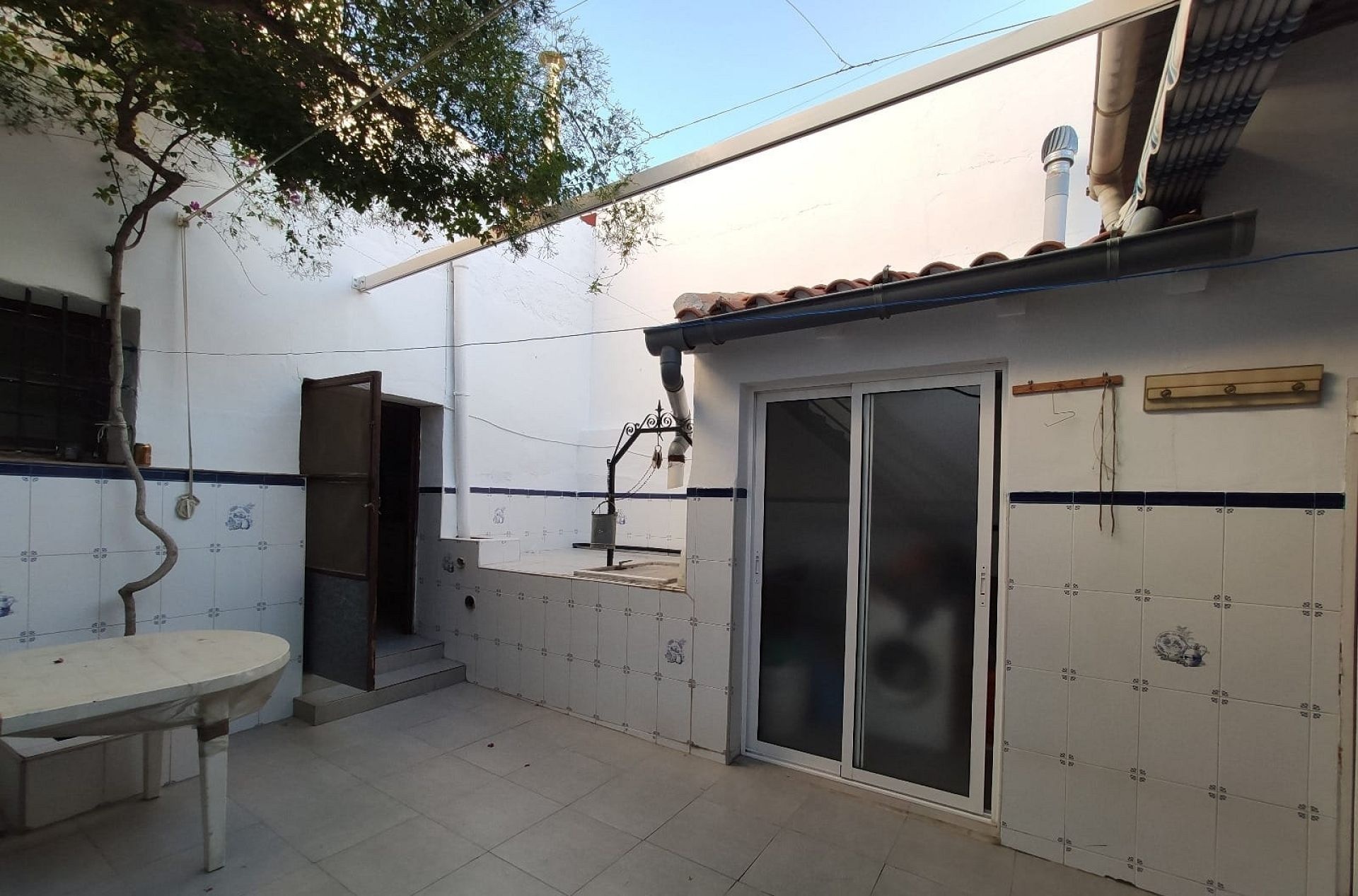 Resale - 5 Bedroom 3 Bathroom Townhouse in Hondón de las Nieves -  - Alicante