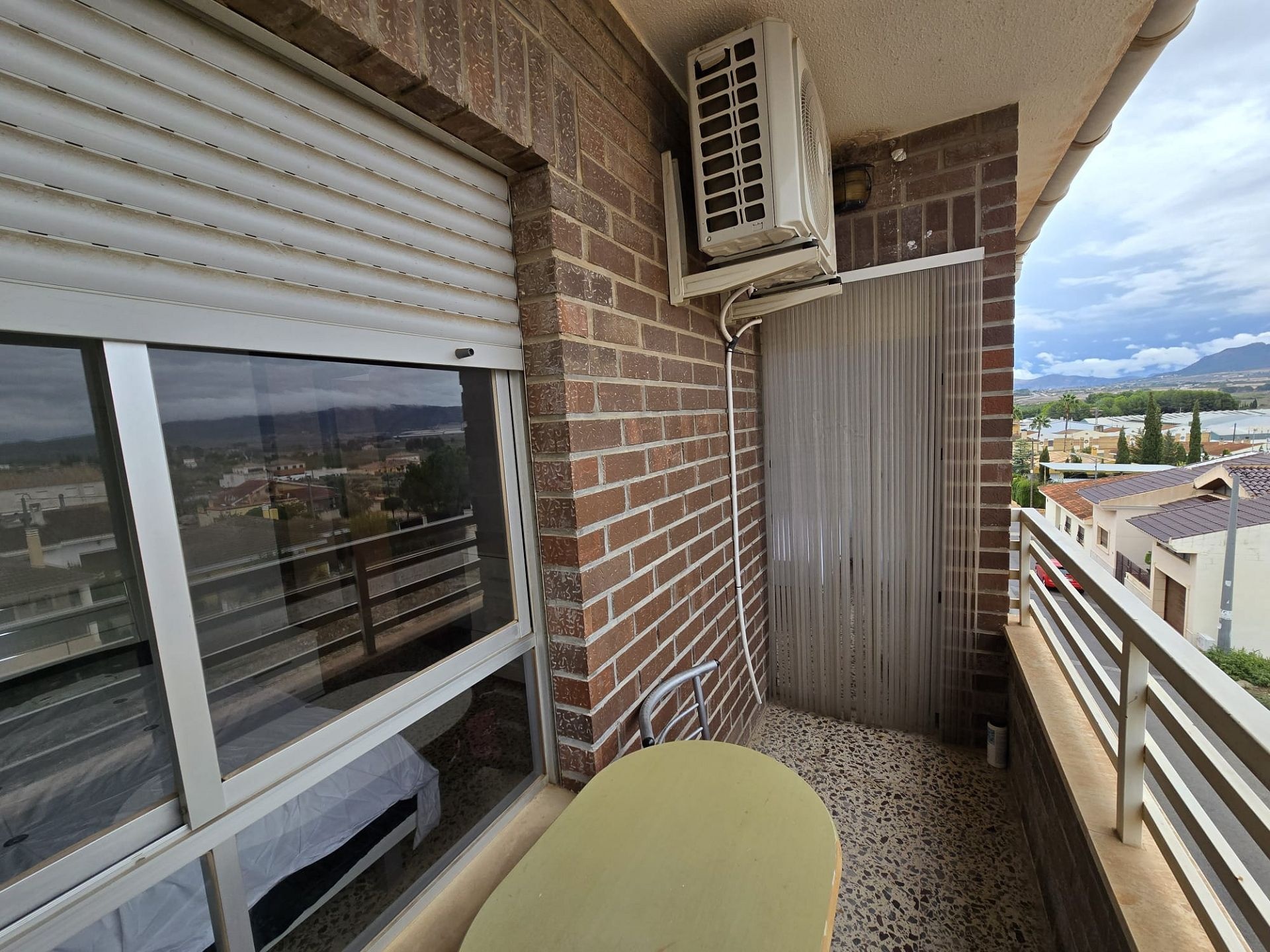 Resale - 4 Bedroom 2 Bathroom Apartment in Salinas -  - Alicante