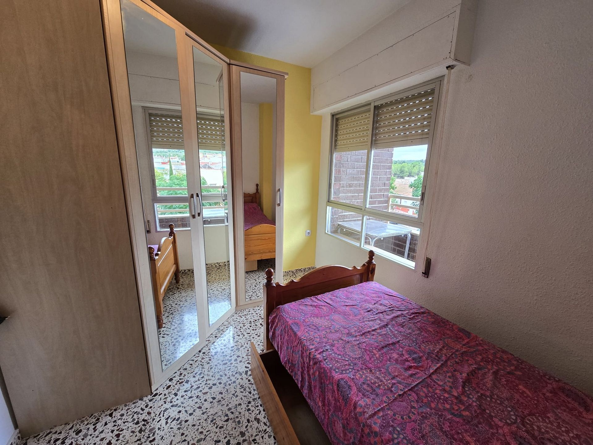 Resale - 4 Bedroom 2 Bathroom Apartment in Salinas -  - Alicante