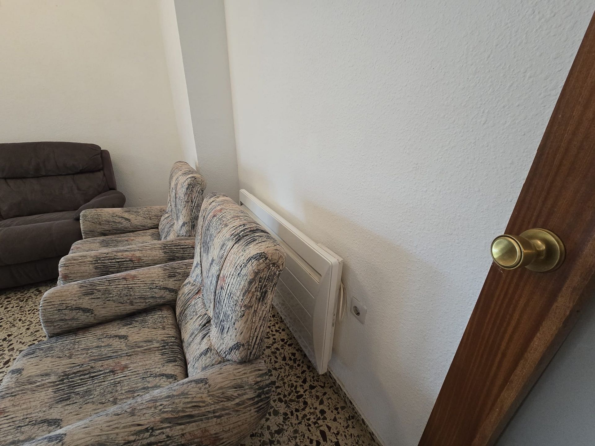 Resale - 4 Bedroom 2 Bathroom Apartment in Salinas -  - Alicante