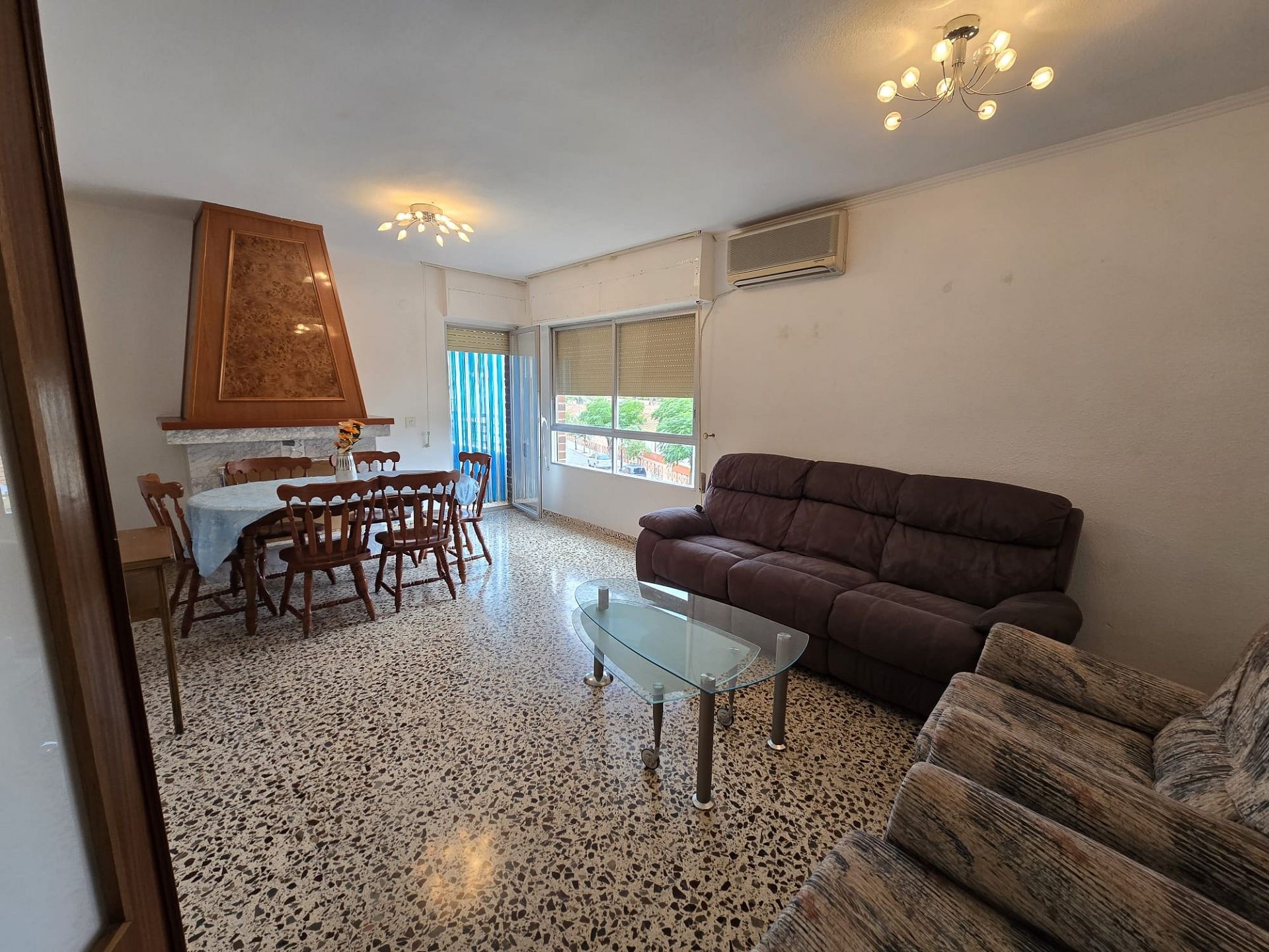 Resale - 4 Bedroom 2 Bathroom Apartment in Salinas -  - Alicante