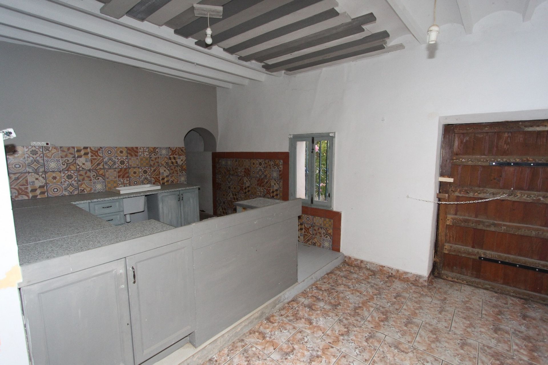 Resale - 7 Bedroom 3 Bathroom Country house in Monóvar -  - Alicante