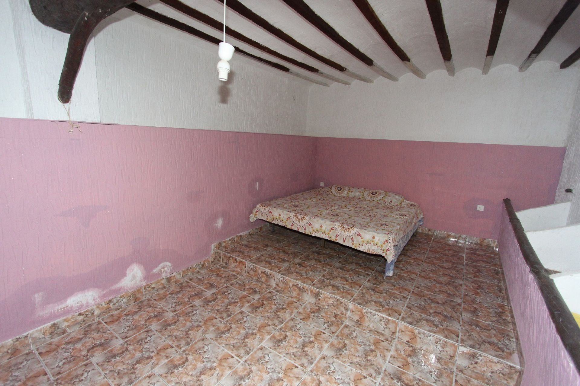Resale - 7 Bedroom 3 Bathroom Country house in Monóvar -  - Alicante