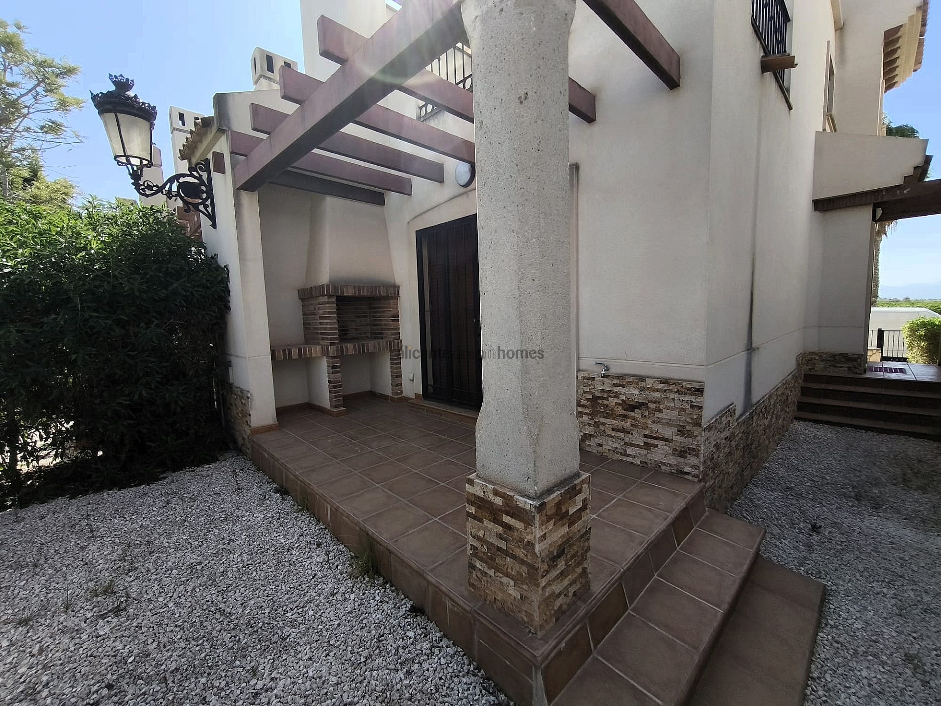 Resale - 3 Bedroom 2 Bathroom Apartment in Algorfa -  - Alicante