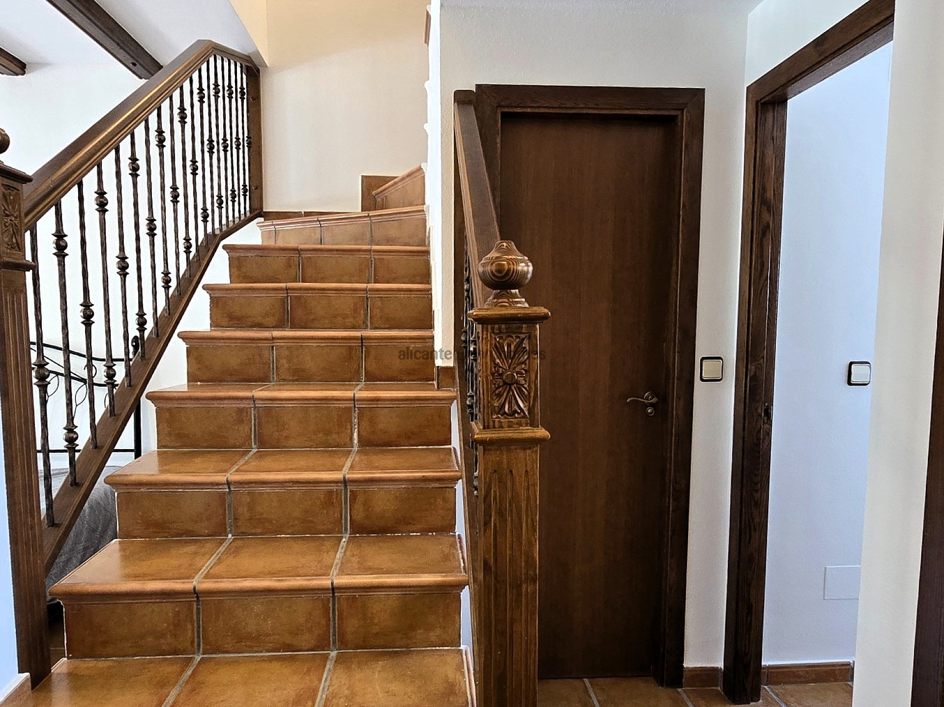 Resale - 3 Bedroom 2 Bathroom Apartment in Algorfa -  - Alicante