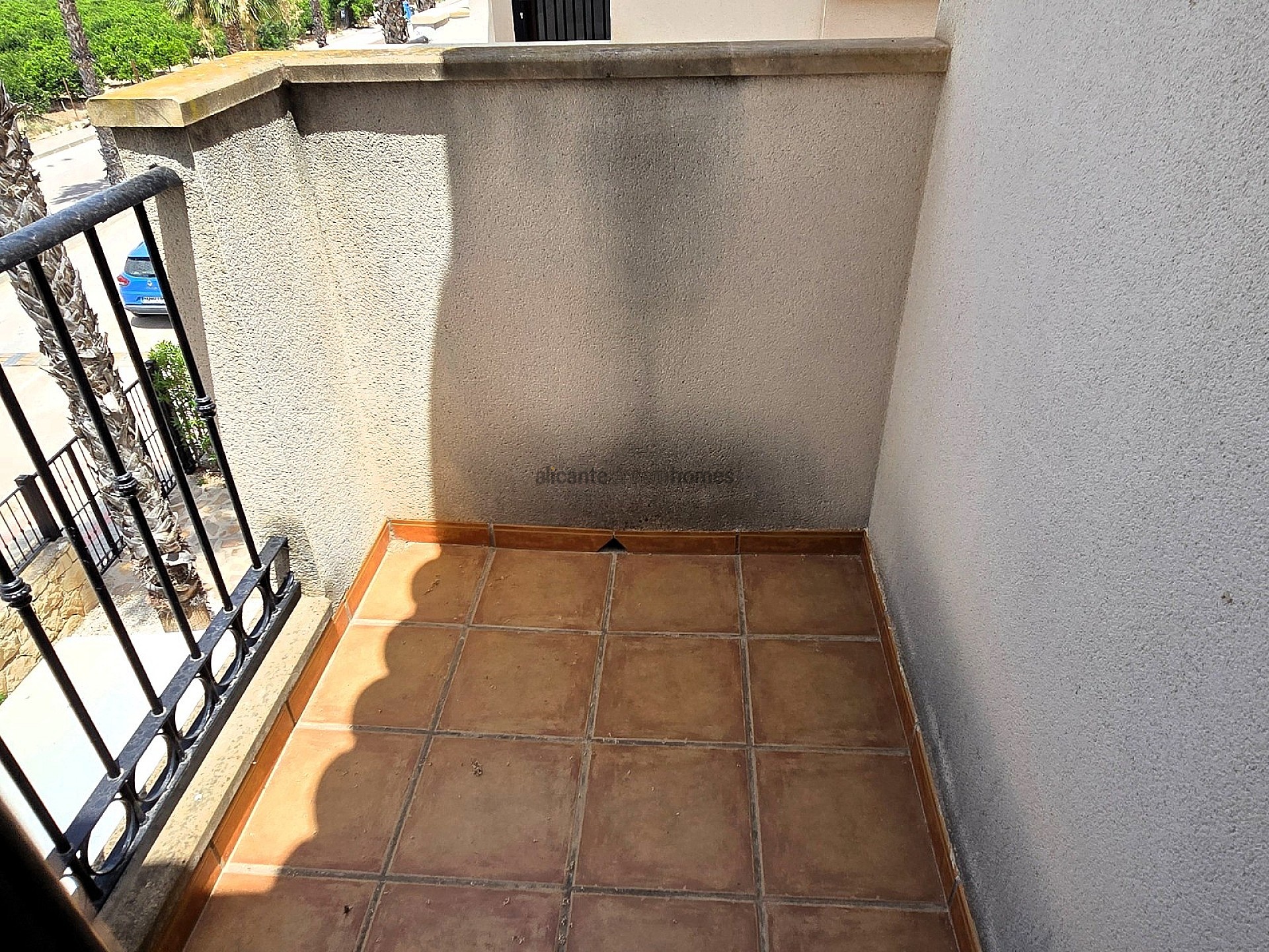 Resale - 3 Bedroom 2 Bathroom Apartment in Algorfa -  - Alicante