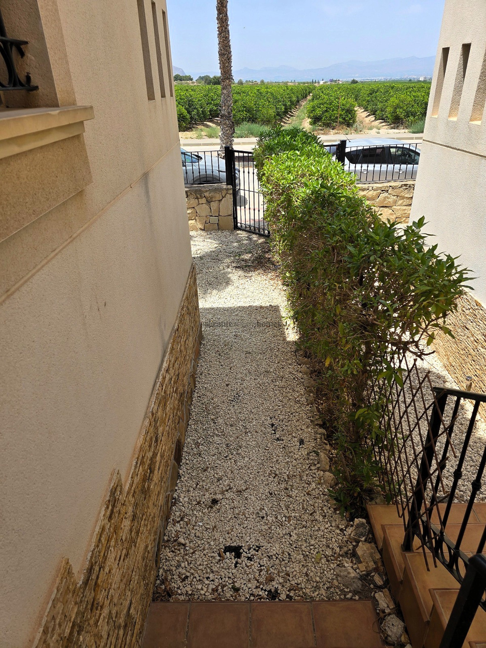 Resale - 3 Bedroom 2 Bathroom Apartment in Algorfa -  - Alicante