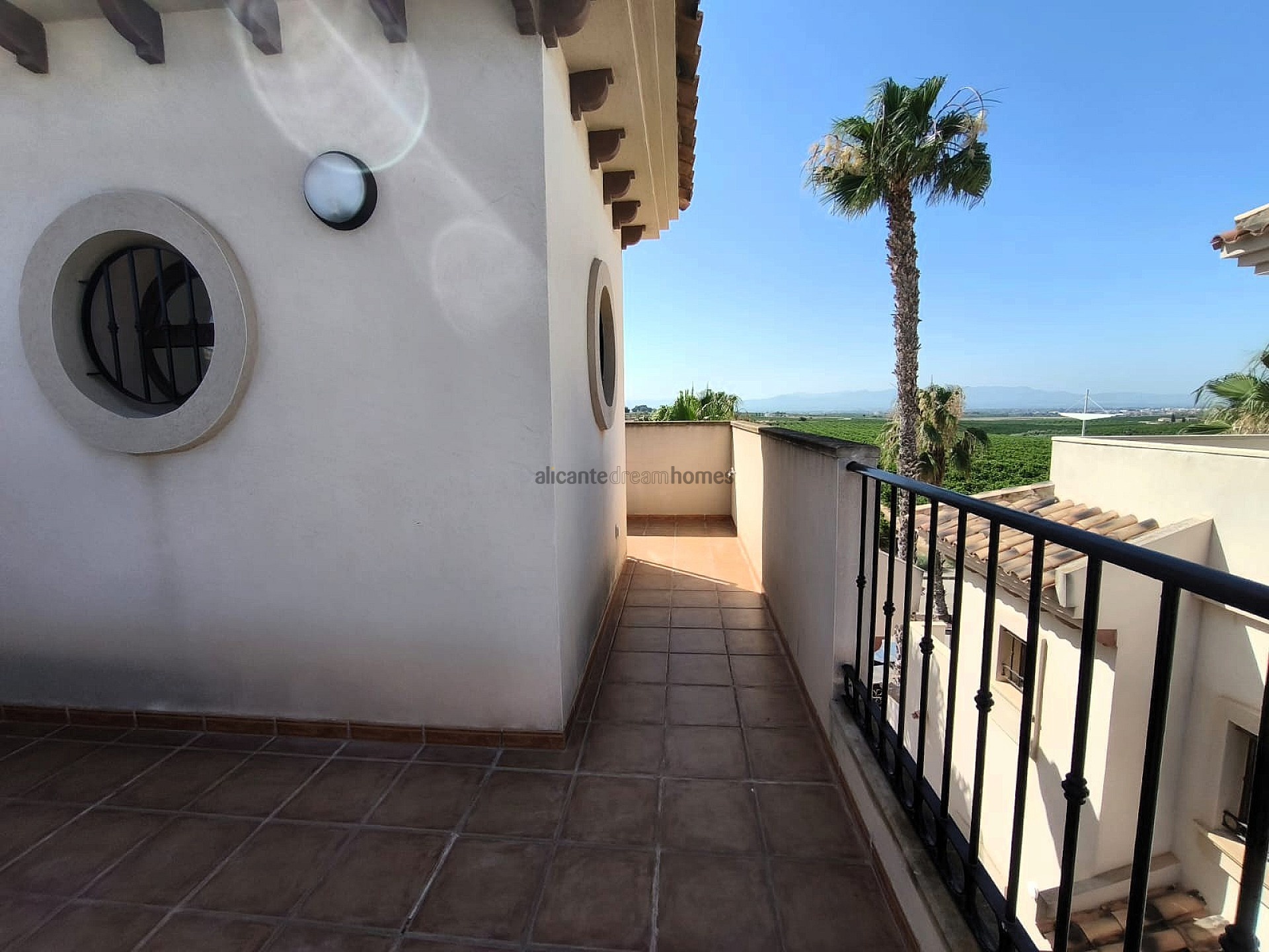 Resale - 3 Bedroom 2 Bathroom Apartment in Algorfa -  - Alicante