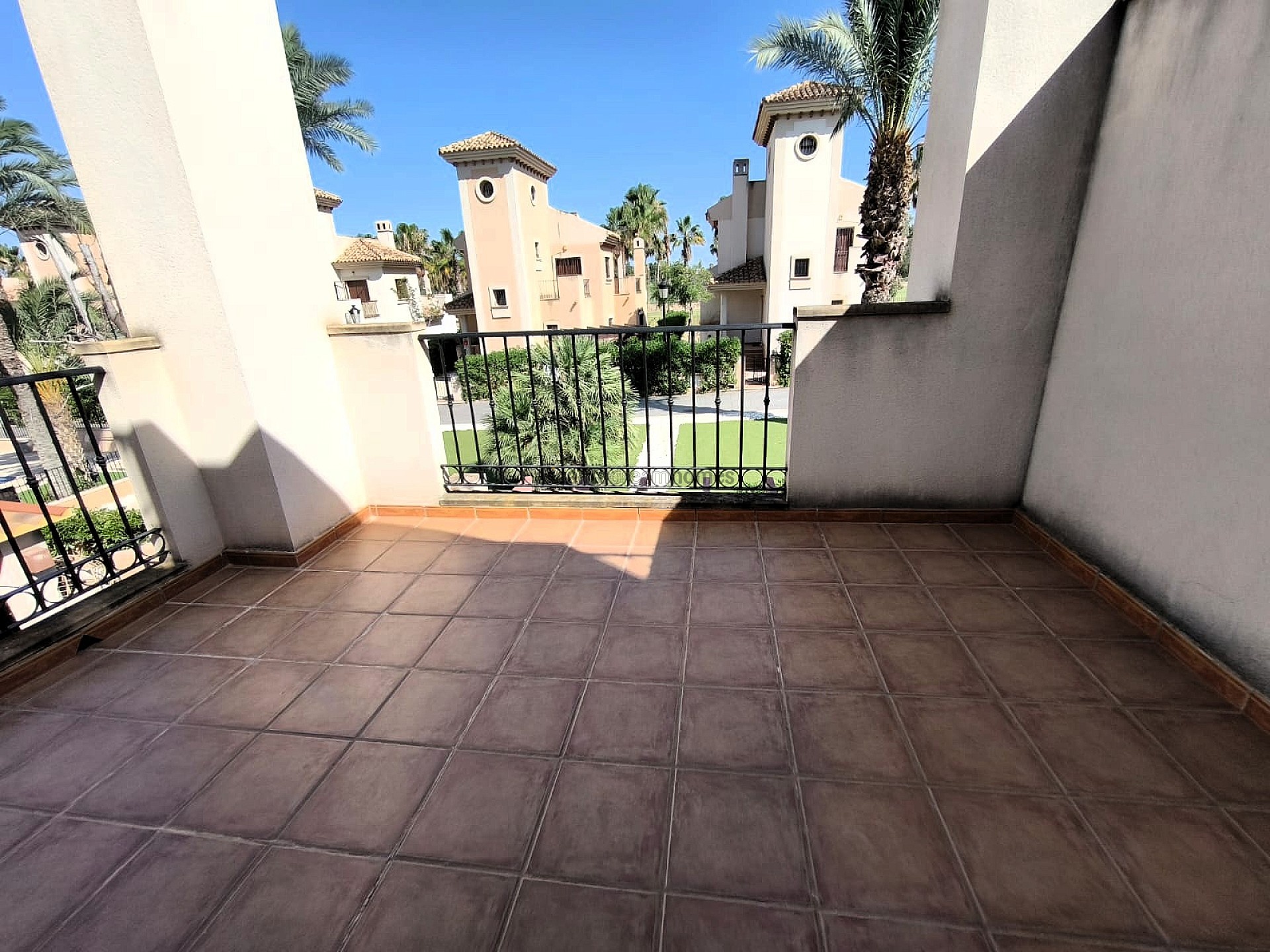 Resale - 3 Bedroom 2 Bathroom Apartment in Algorfa -  - Alicante