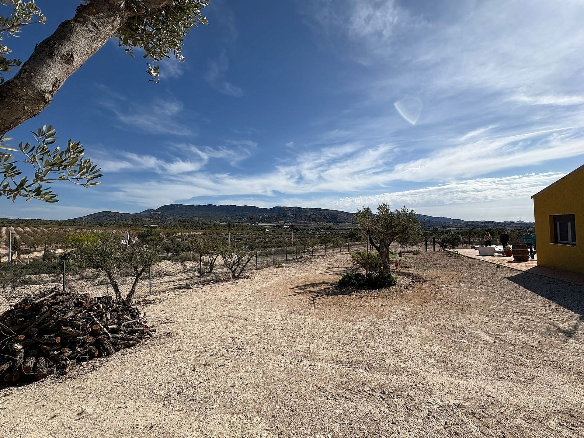 Resale - 2 Bedroom 1 Bathroom Villa in Sax -  - Alicante