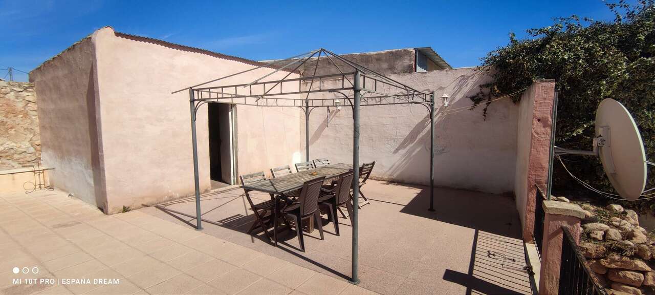 Resale - 6 Bedroom 3 Bathroom Semi-detached in Monóvar - , Monóvar, Alicante, Spain - Alicante