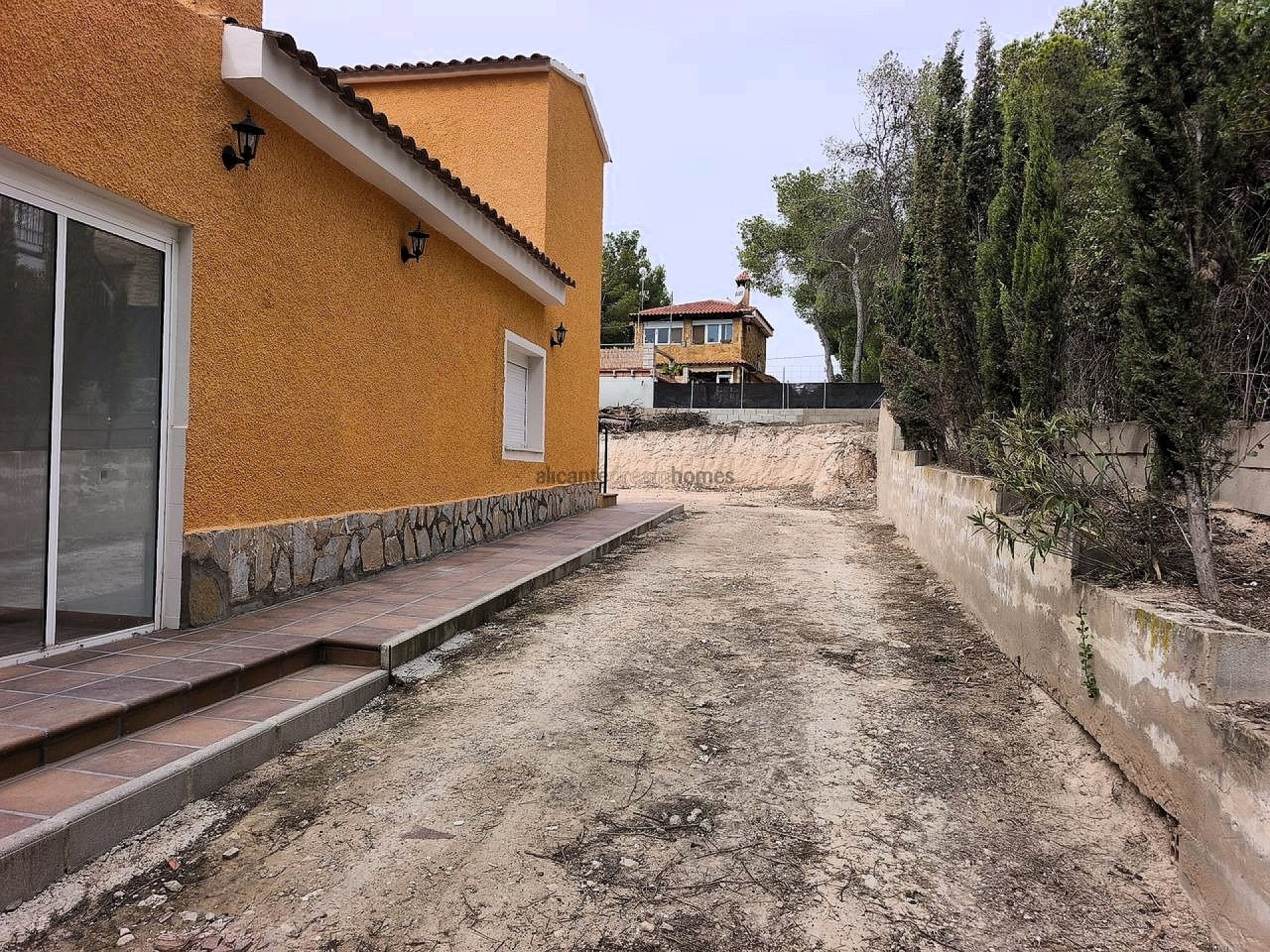 Resale - 4 Bedroom 3 Bathroom Villa in Tibi -  - Alicante