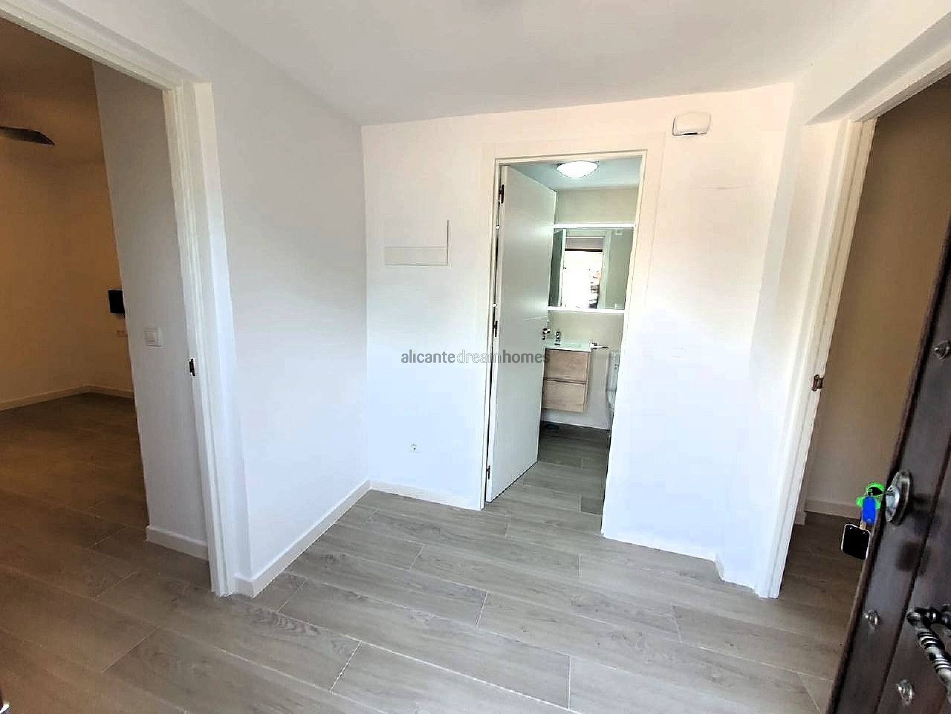 Resale - 4 Bedroom 3 Bathroom Villa in Tibi -  - Alicante
