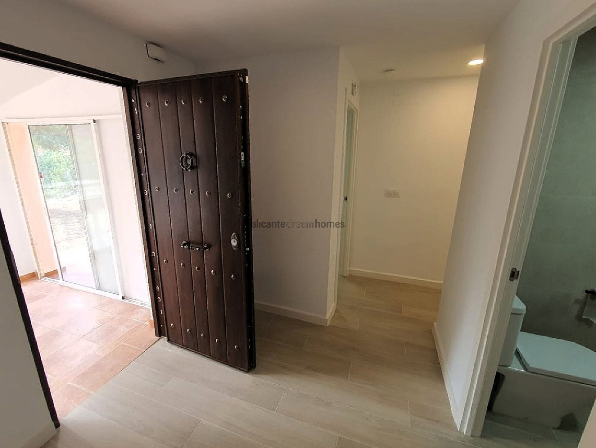 Resale - 4 Bedroom 3 Bathroom Villa in Tibi -  - Alicante