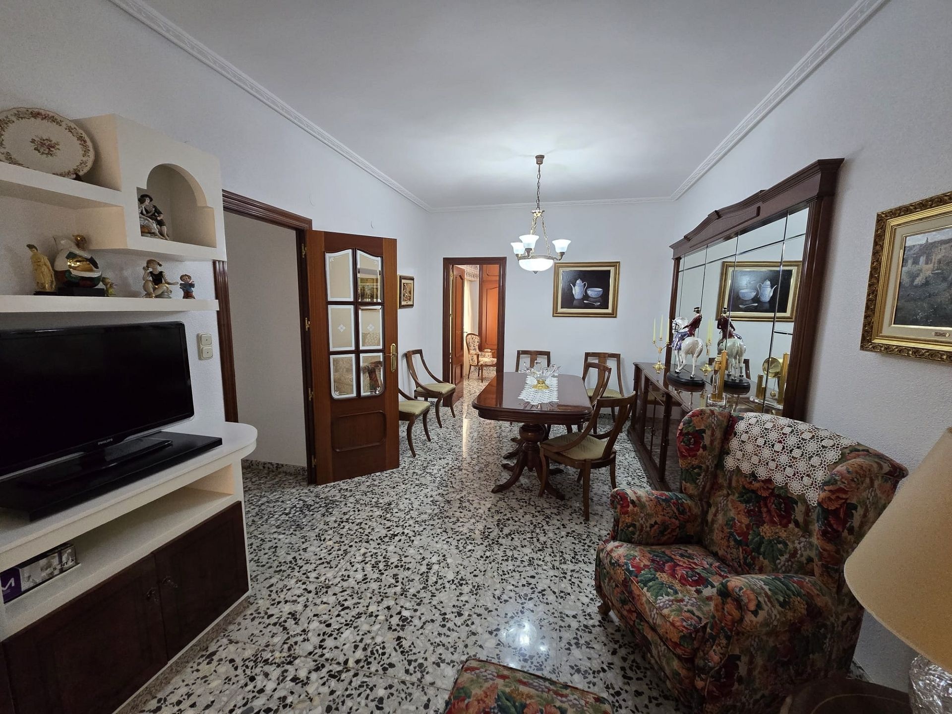 Resale - 4 Bedroom 2 Bathroom Apartment in Sax -  - Alicante