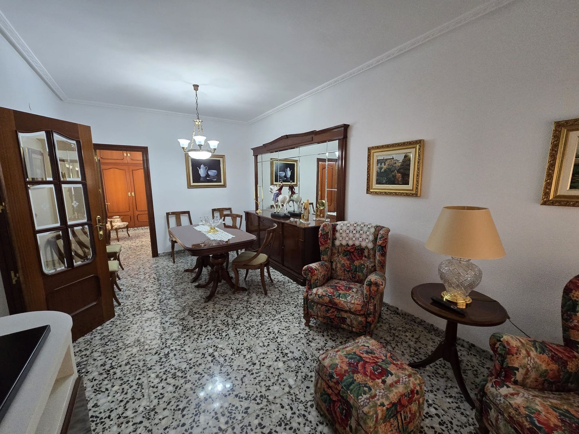 Resale - 4 Bedroom 2 Bathroom Apartment in Sax -  - Alicante