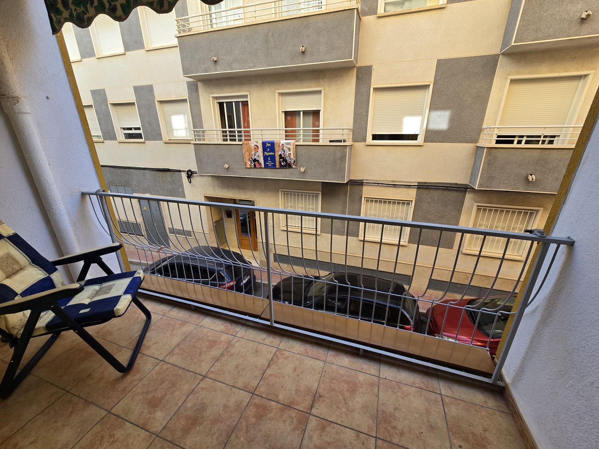Resale - 4 Bedroom 2 Bathroom Apartment in Sax -  - Alicante