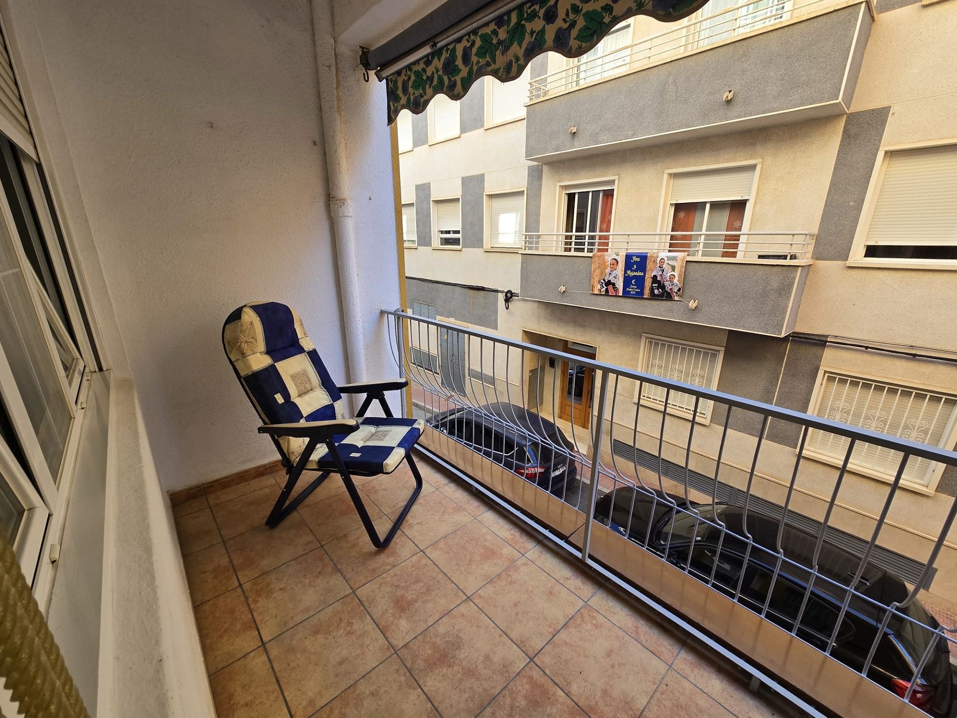 Resale - 4 Bedroom 2 Bathroom Apartment in Sax -  - Alicante