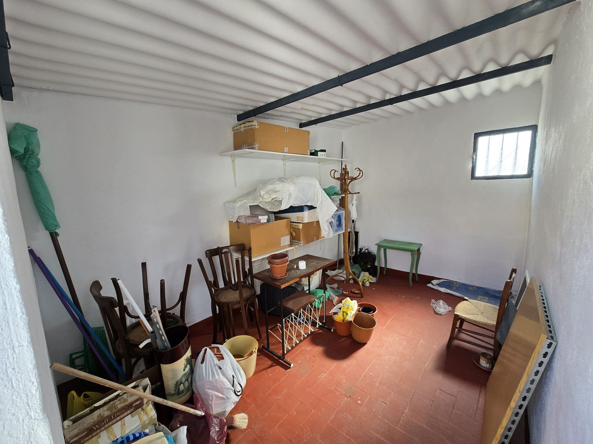 Resale - 4 Bedroom 2 Bathroom Apartment in Sax -  - Alicante