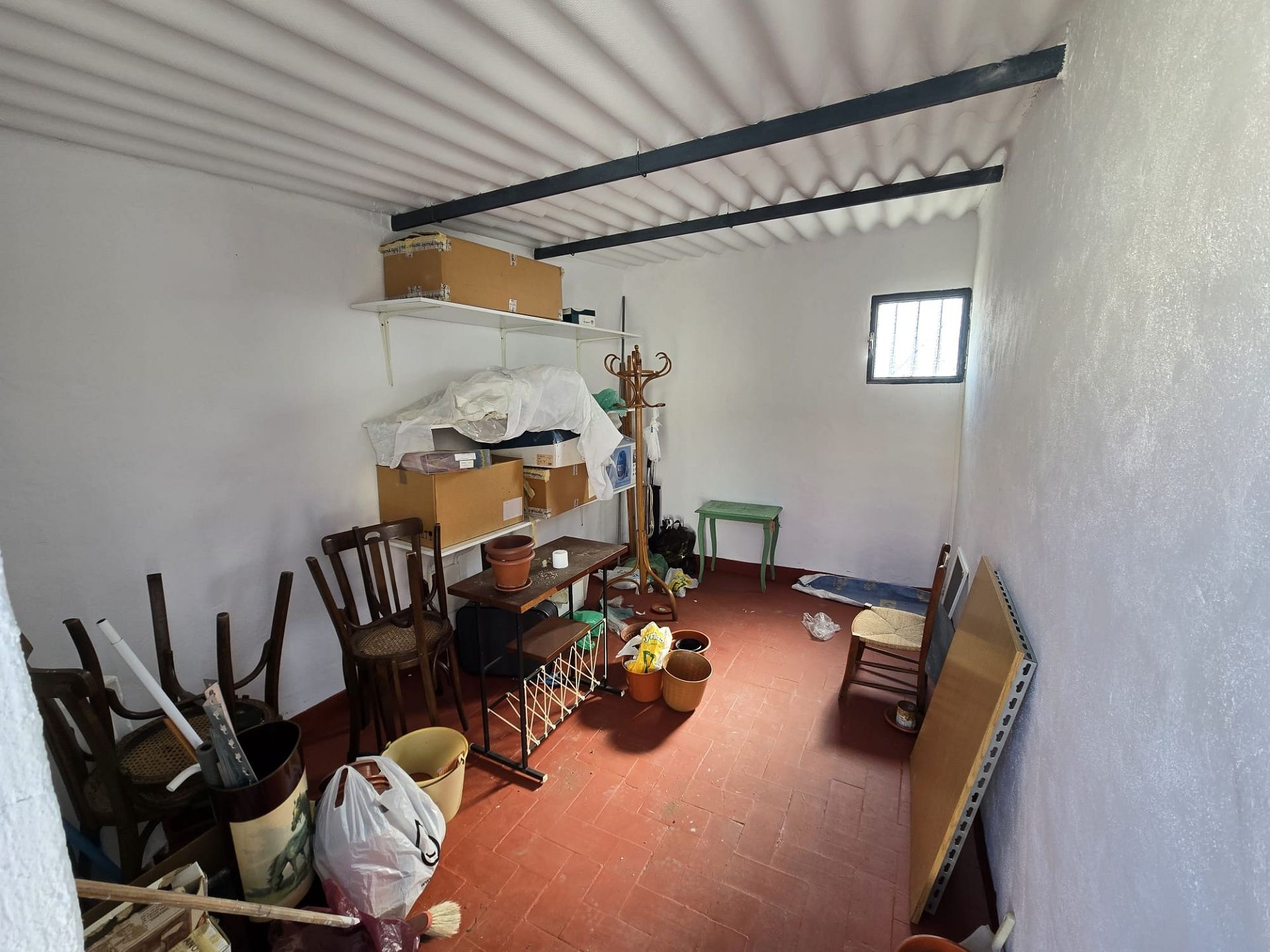 Resale - 4 Bedroom 2 Bathroom Apartment in Sax -  - Alicante