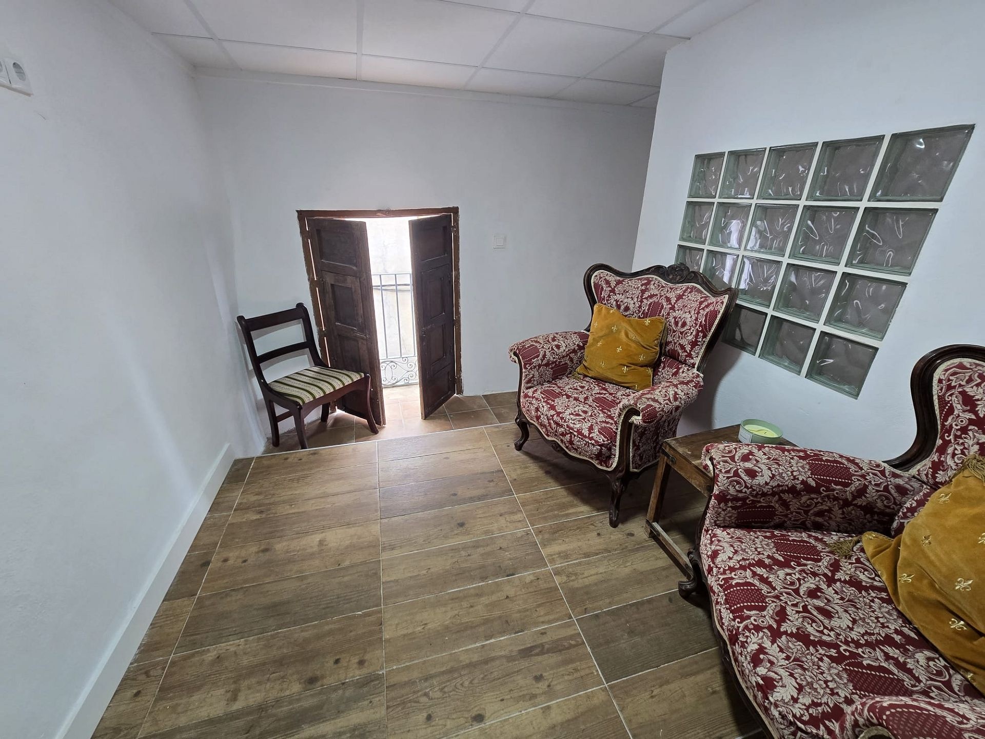 Resale - 2 Bedroom 2 Bathroom Townhouse in Sax -  - Alicante
