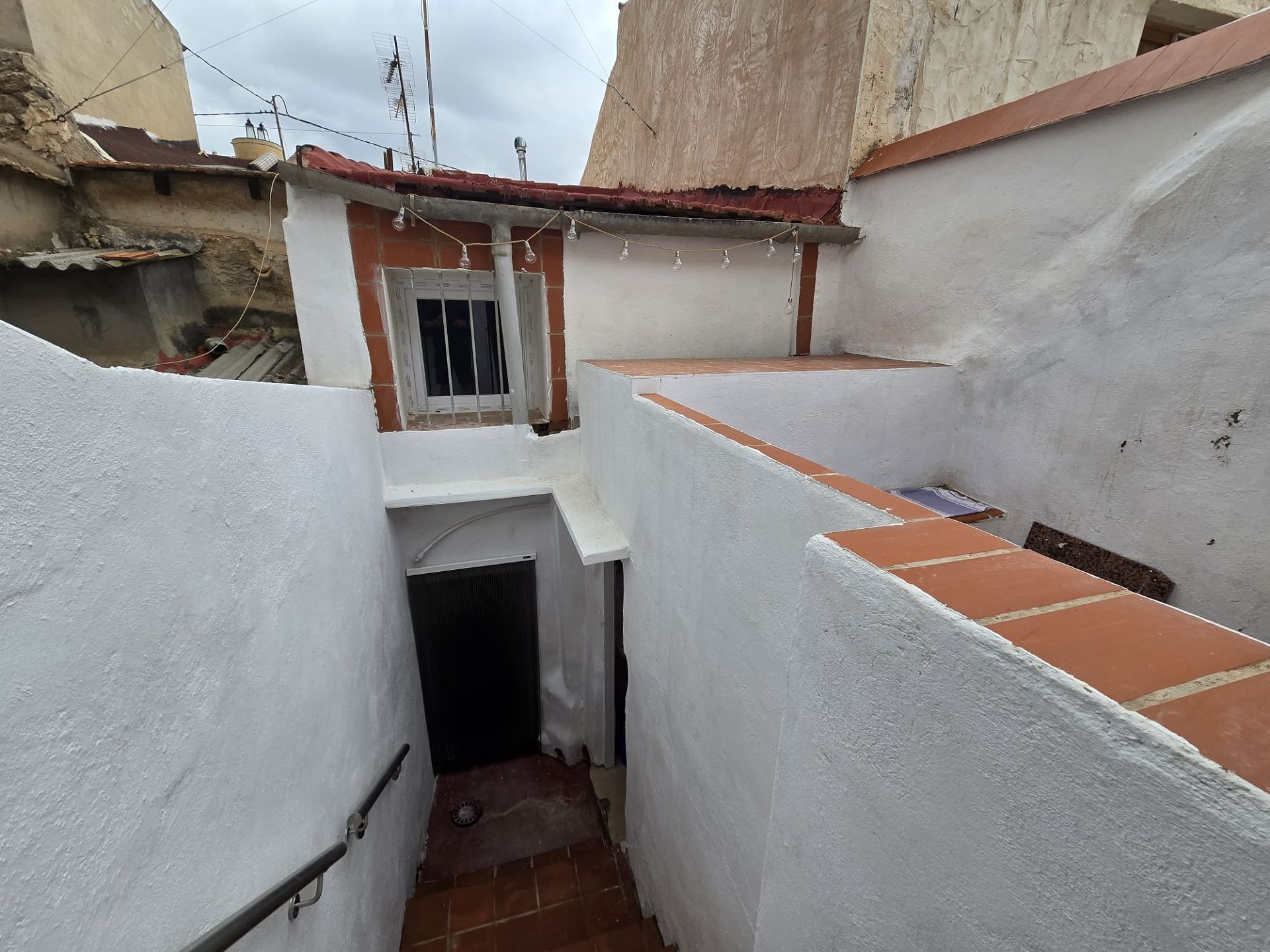 Resale - 2 Bedroom 2 Bathroom Townhouse in Sax -  - Alicante