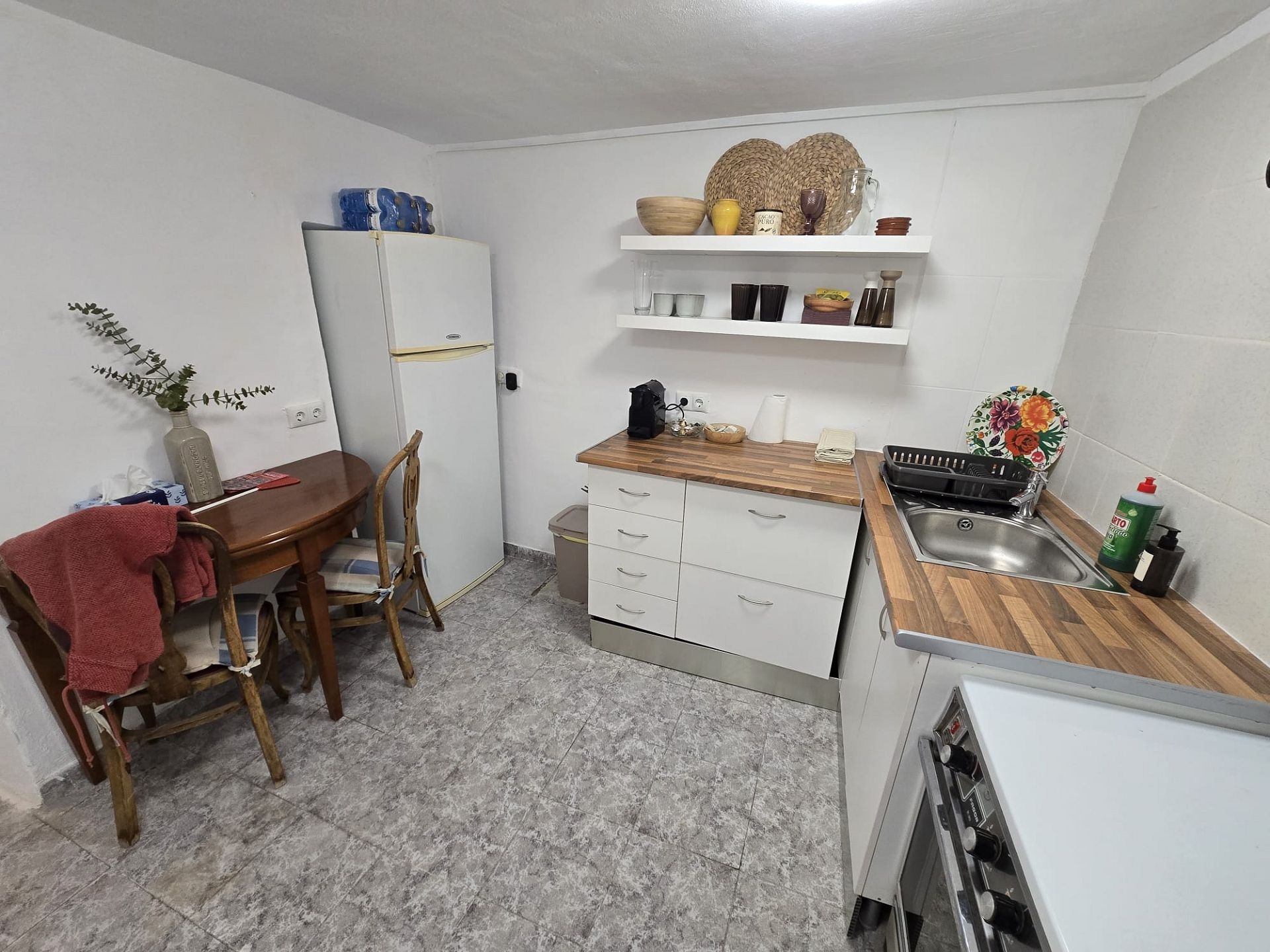 Resale - 2 Bedroom 2 Bathroom Townhouse in Sax -  - Alicante